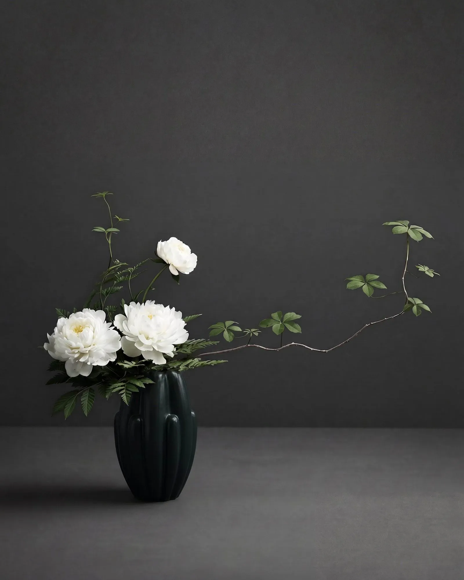 Bloom スリム 花瓶 ミニ 34x19.5 cm, dark green 101 Copenhagen