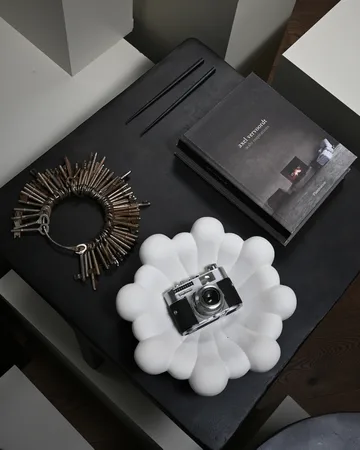 Bloom トレイボウル Medium Ø28.5 cm - Bone white - 101 Copenhagen