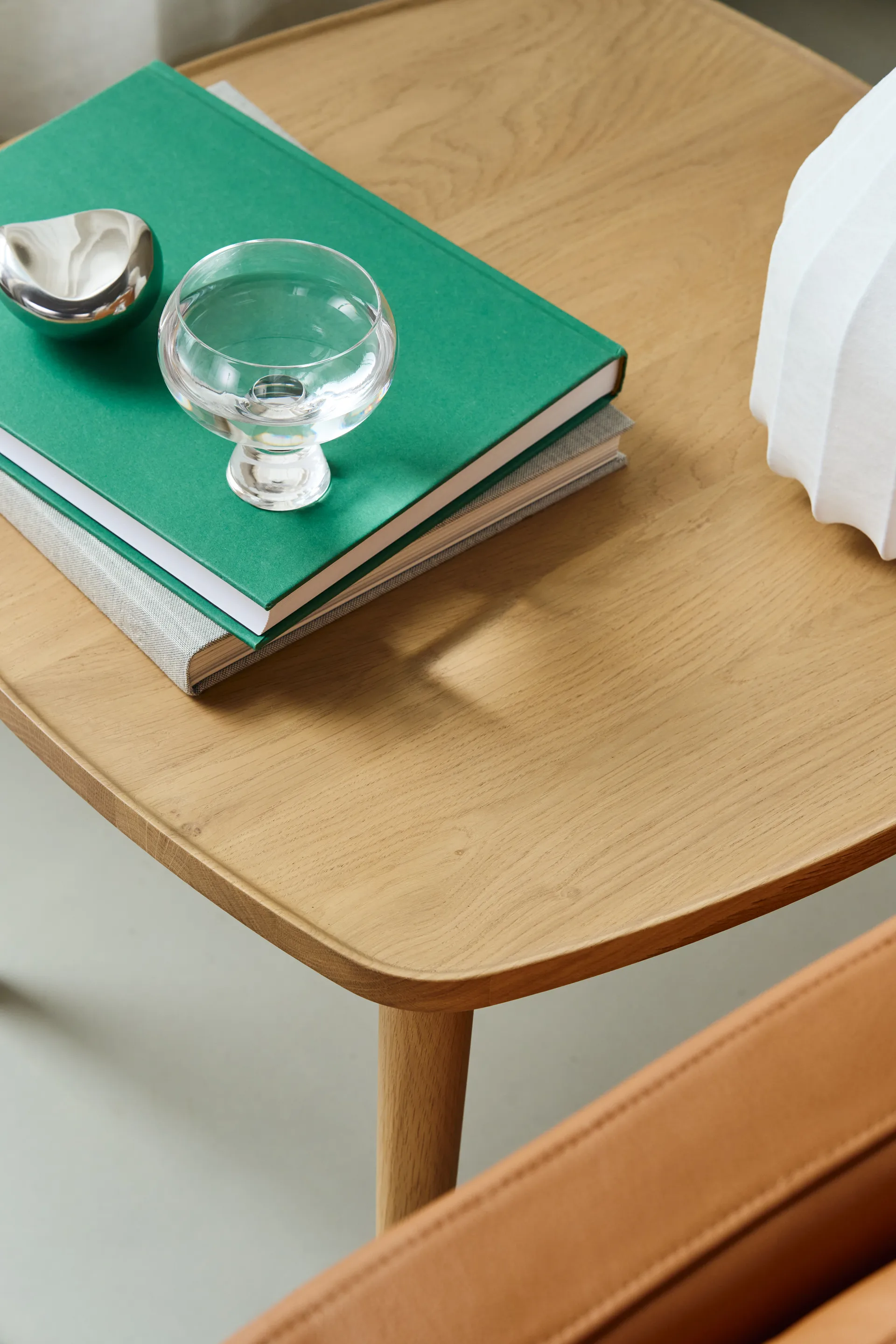 ニューヘム ソファーテーブル 59x59x47 cm, Natural lacquered oak 1898