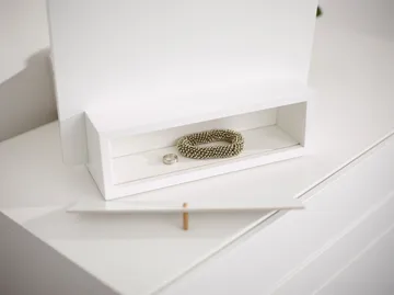 Me 収納付き テーブルミラー - White, 34x57x30 cm - A2 | エイツー