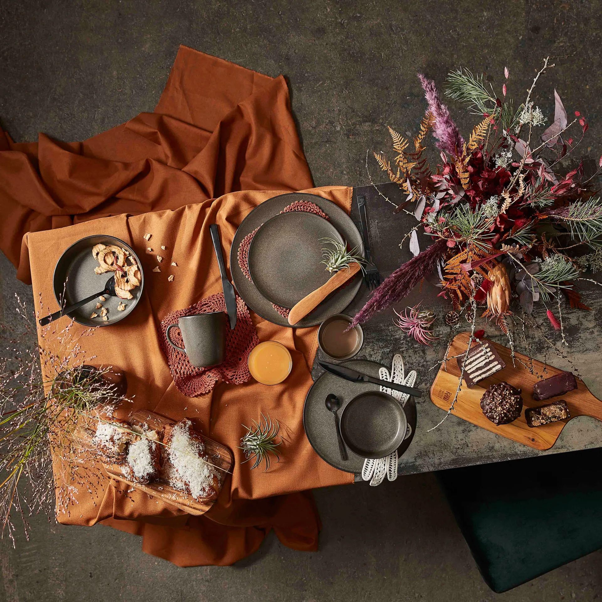 Raw プレート Ø20 cm, Forest brown Aida | アイーダ