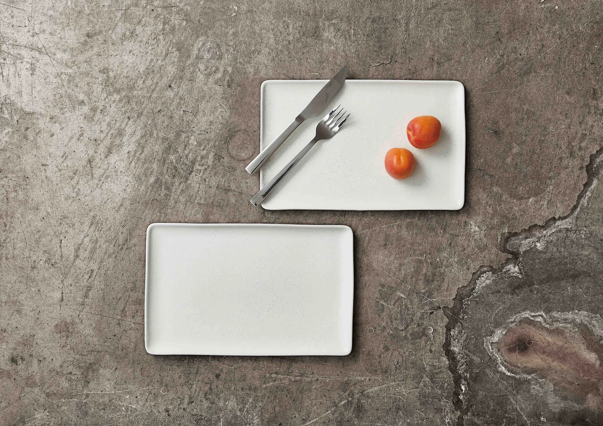 Raw プレート 31.5x20 cm, Arctic white Aida | アイーダ