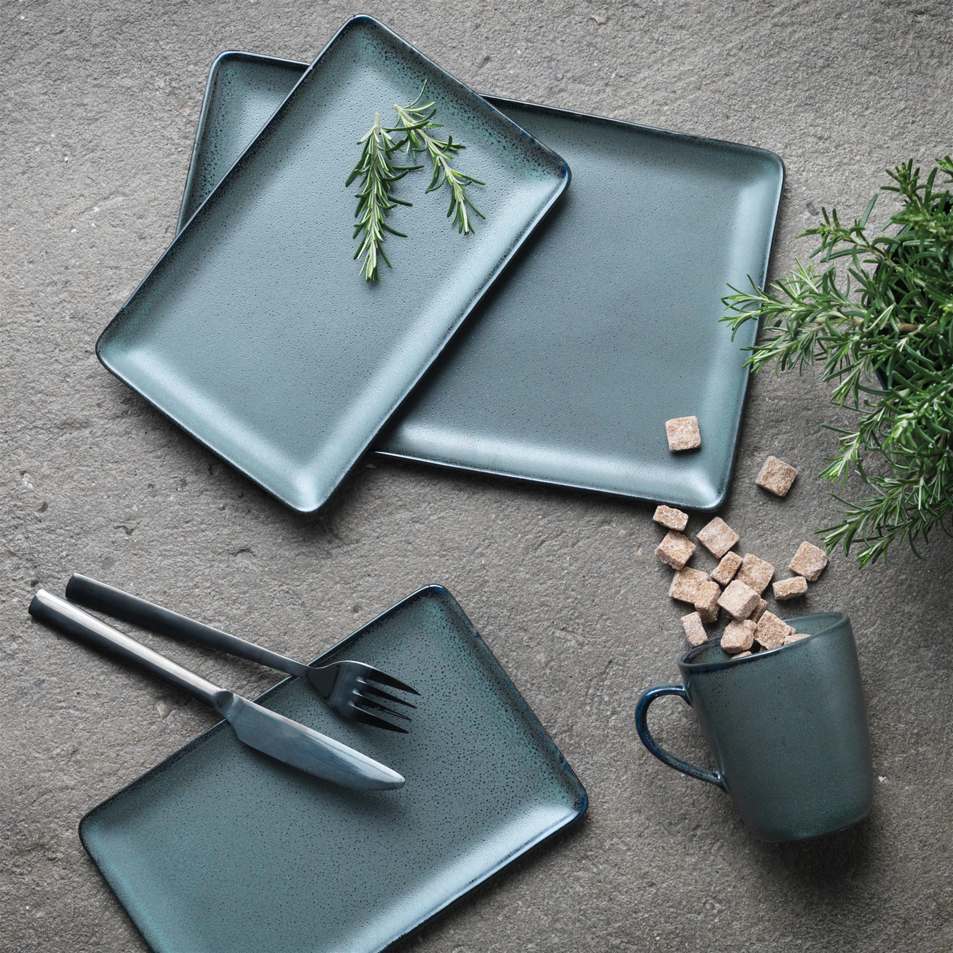 Raw プレート 31.5x20 cm, Northern green Aida | アイーダ