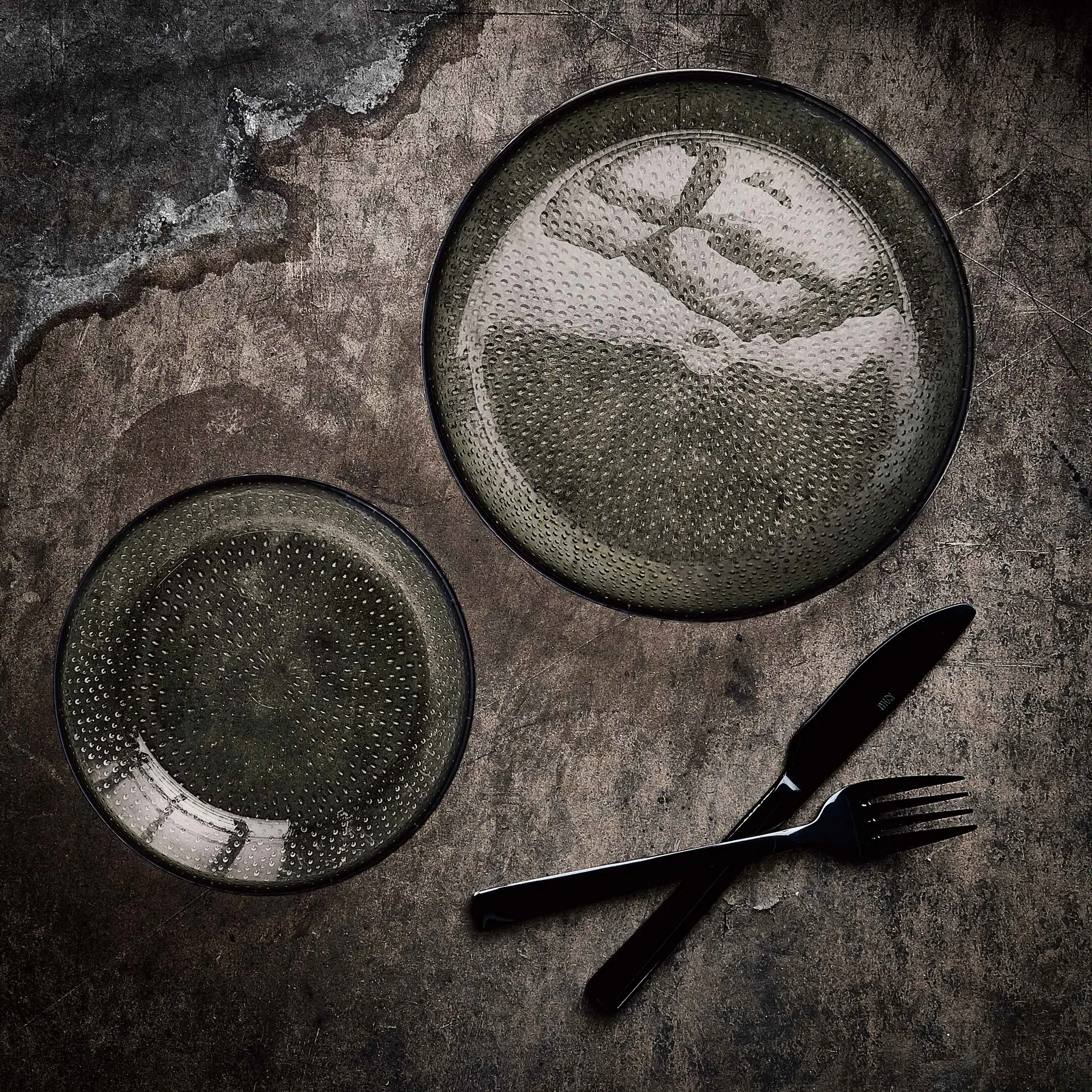 Raw glass プレート Ø27 cm, Smoke Aida | アイーダ