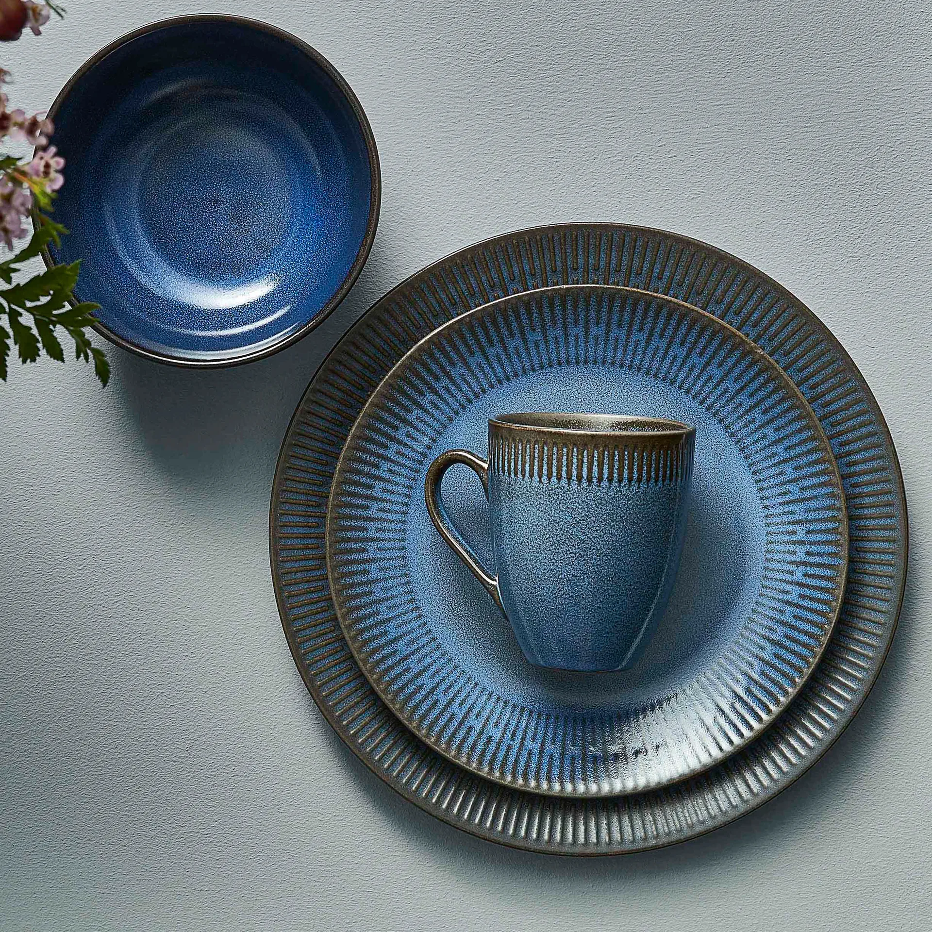 Relief プレート 27 cm, blue Aida | アイーダ