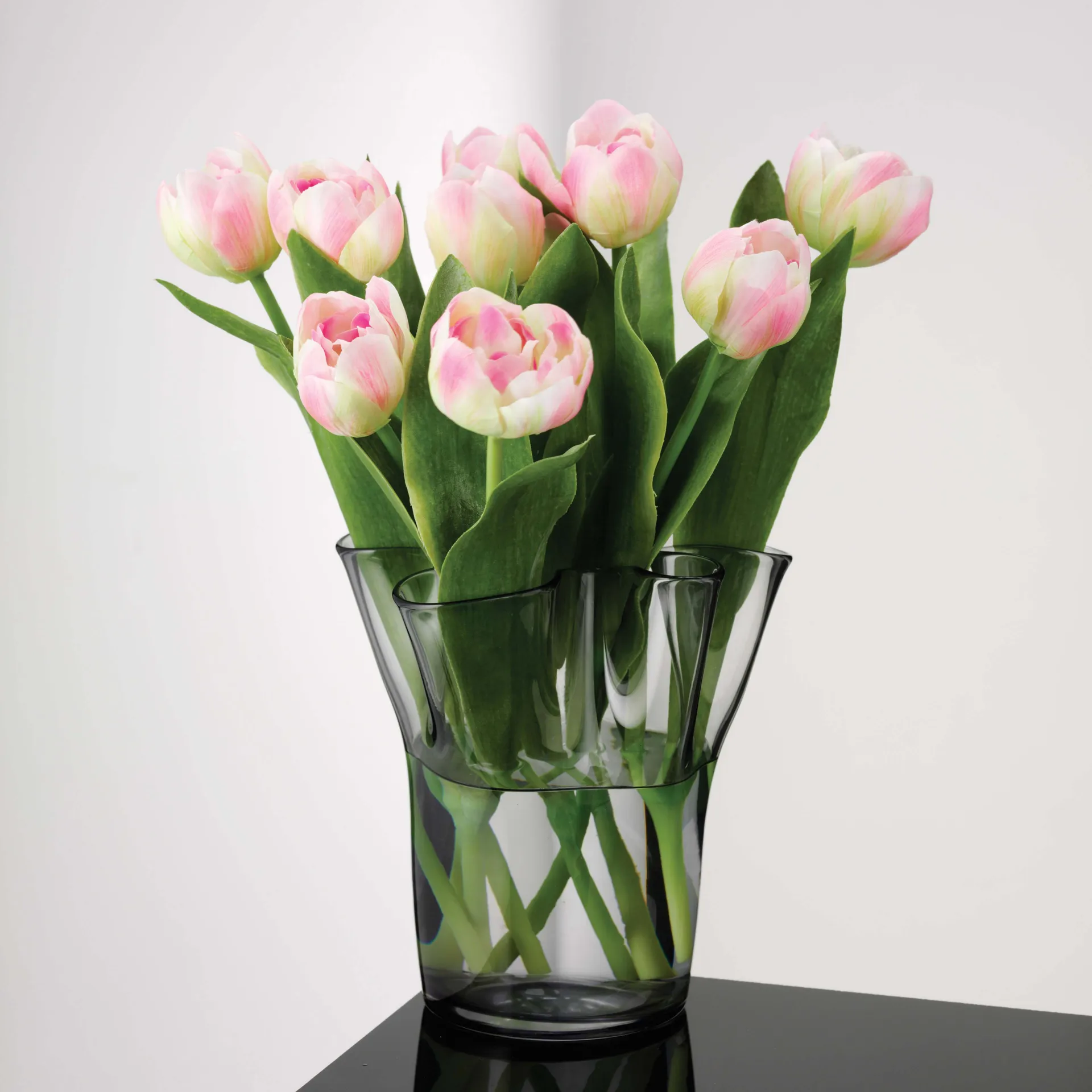 Tulip 花瓶 20 cm, smoke Aida | アイーダ