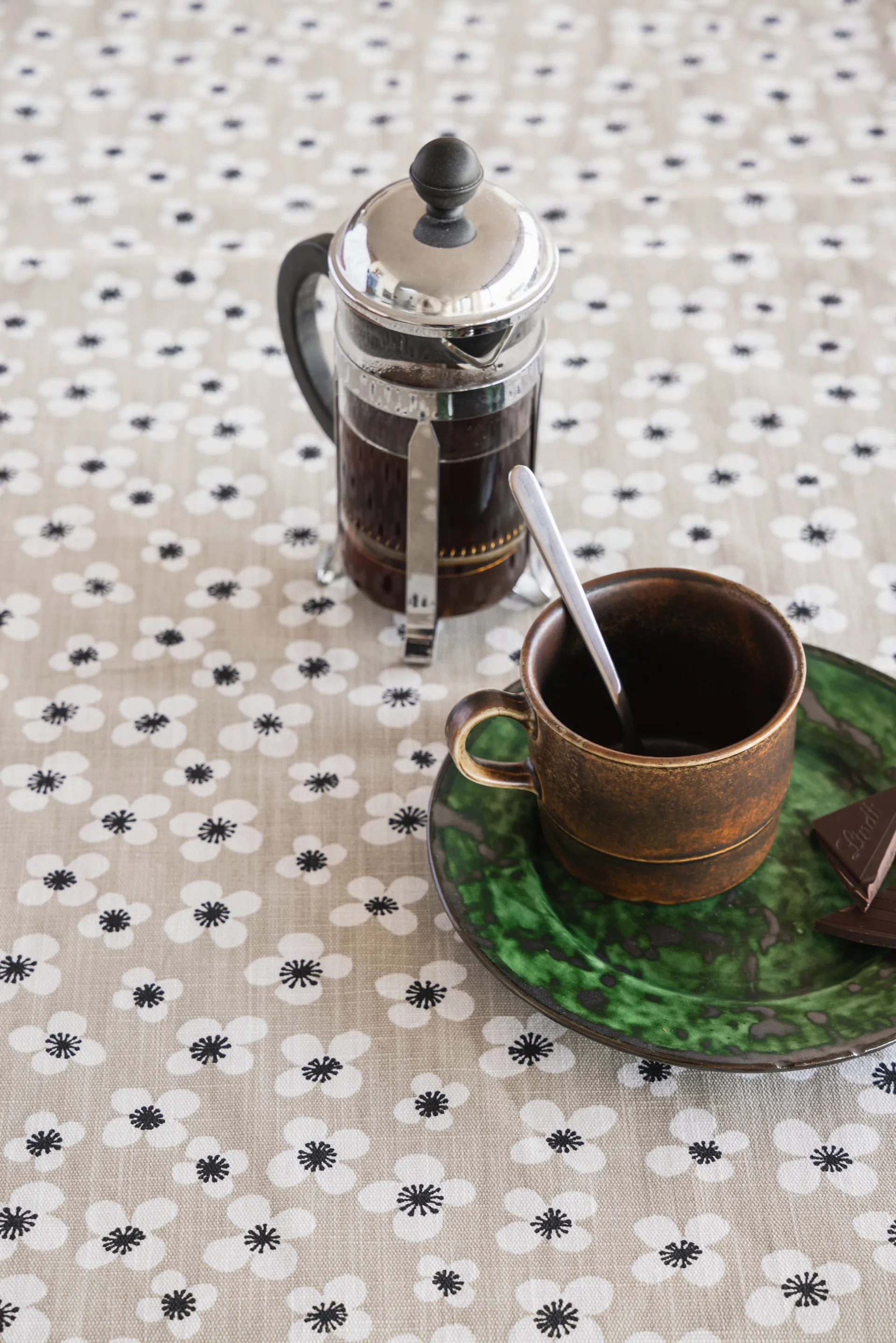 Belle Amie オイルクロス, Beige, 145x220 cm Almedahls | アルメダールズ