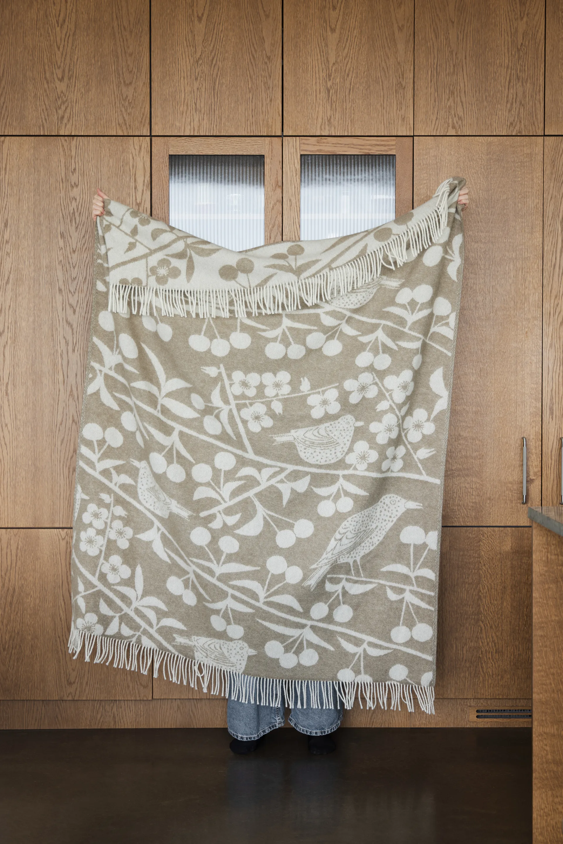 Cherry Garden スロー 130x170 cm, Brown-offwhite Almedahls | アルメダールズ