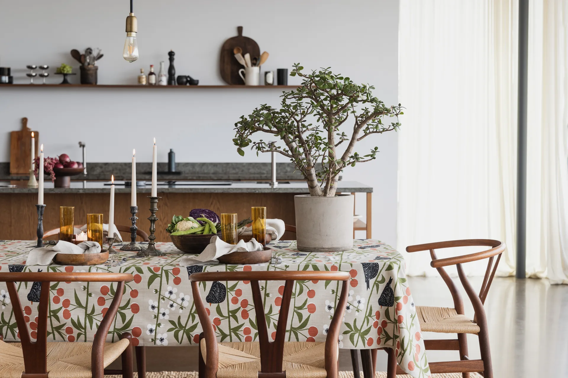 Cherry Garden テーブルクロス, Beige, 145x250 cm Almedahls | アルメダールズ