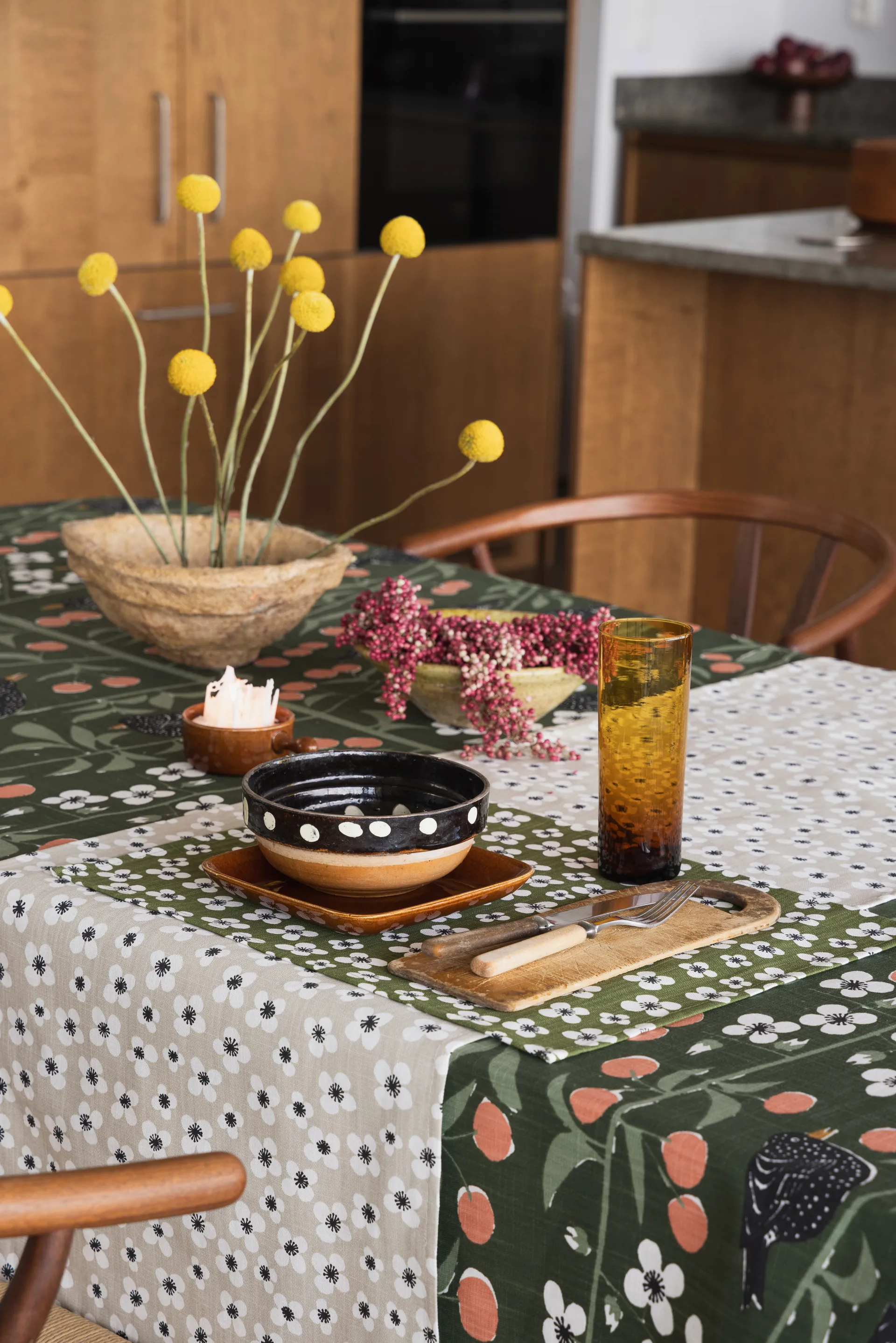 Cherry Garden テーブルクロス, Dark green, 145x250 cm Almedahls | アルメダールズ