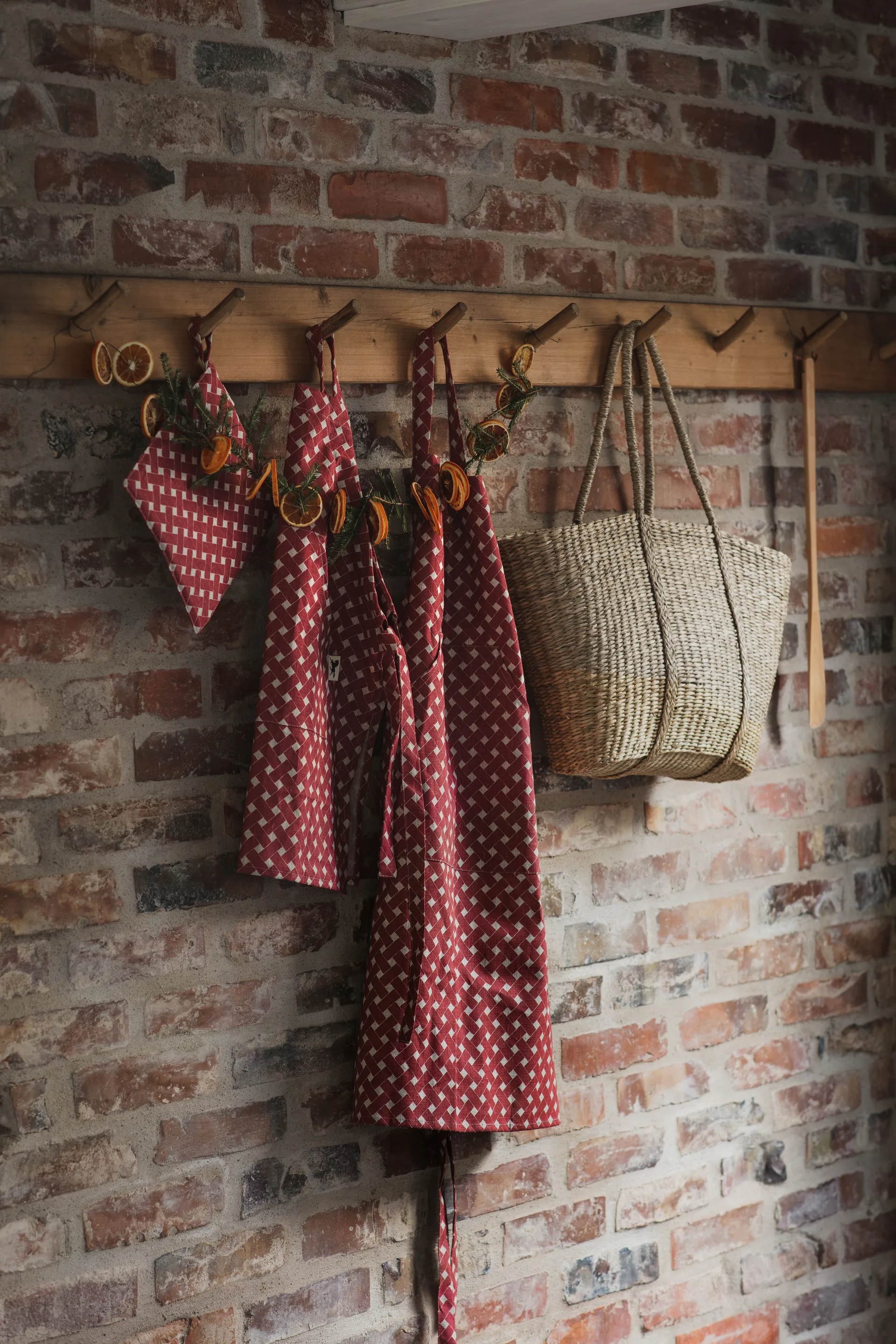 Korg エプロン 子供用, Red Almedahls | アルメダールズ