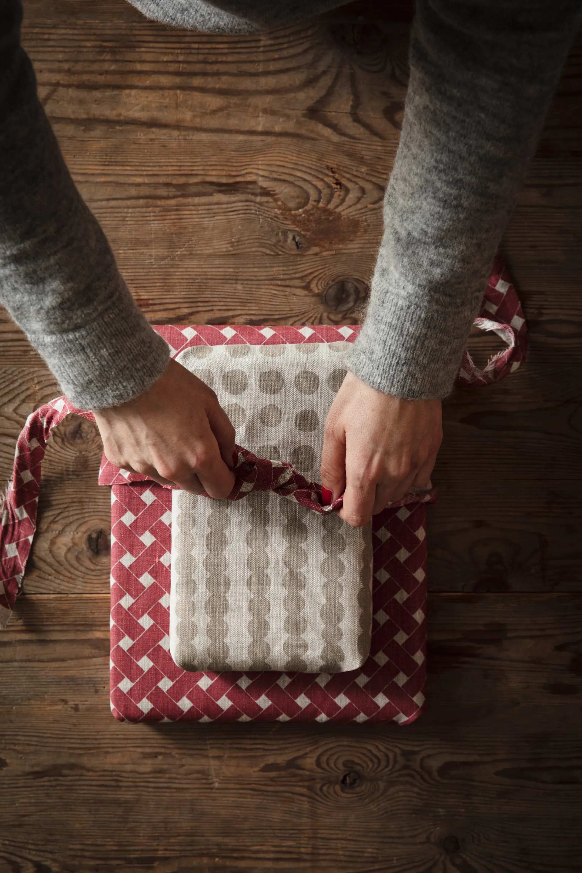 Korg ファブリック, Red Almedahls | アルメダールズ