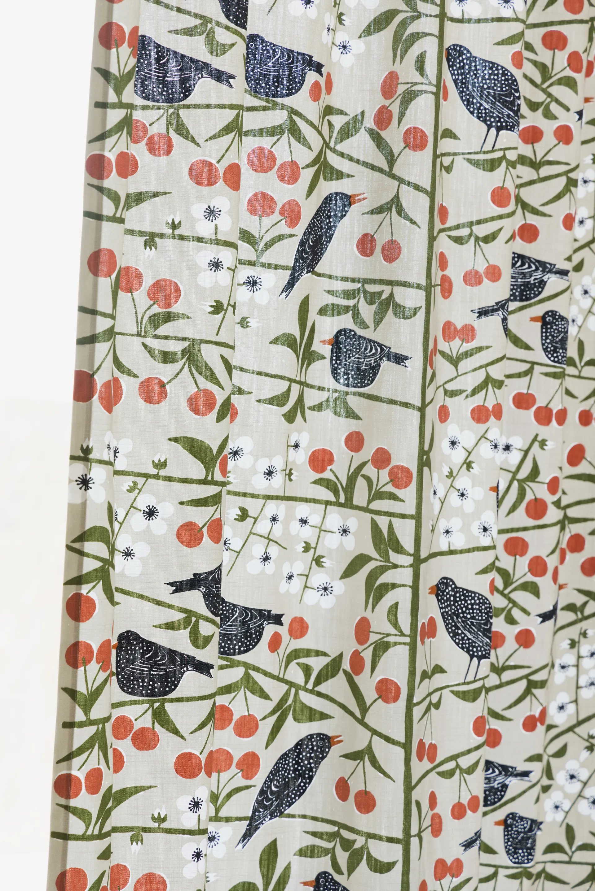 Körsbärsträdgården ファブリック, Beige Almedahls | アルメダールズ