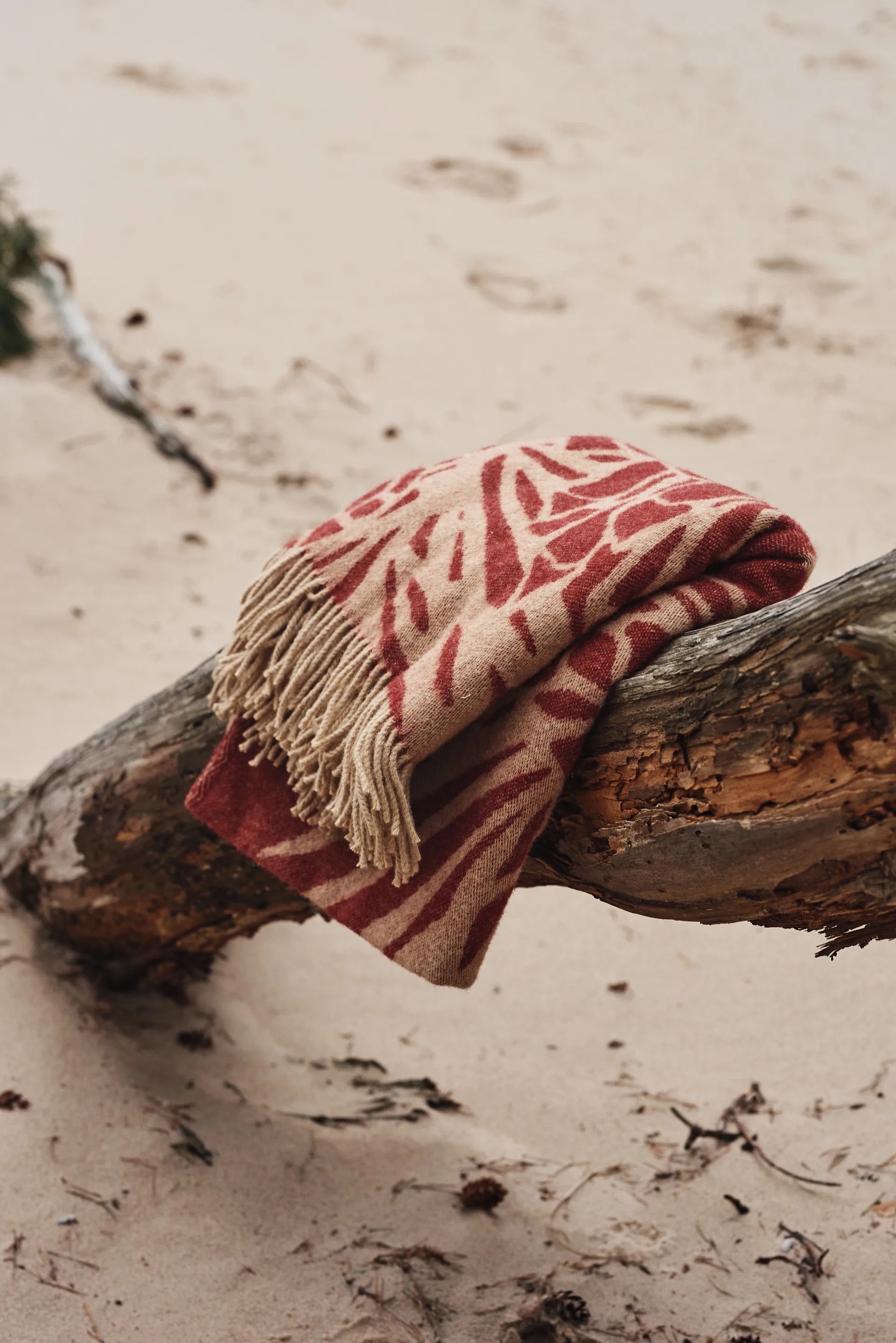 Kotteri スロー 130x170 cm, Wine red-beige Almedahls | アルメダールズ