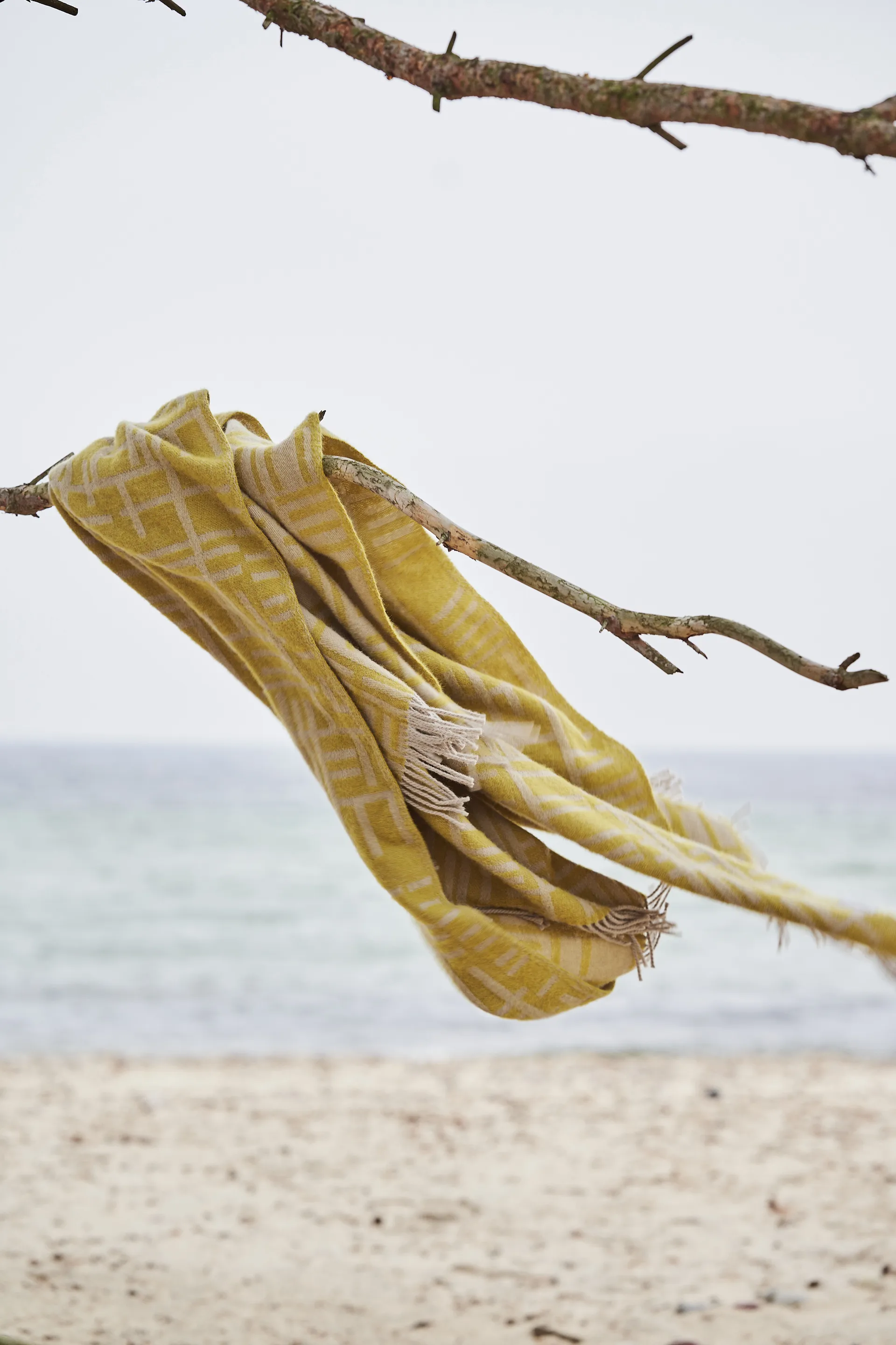 Pickepin スロー 130x170 cm, Oliv (yellow) Almedahls | アルメダールズ