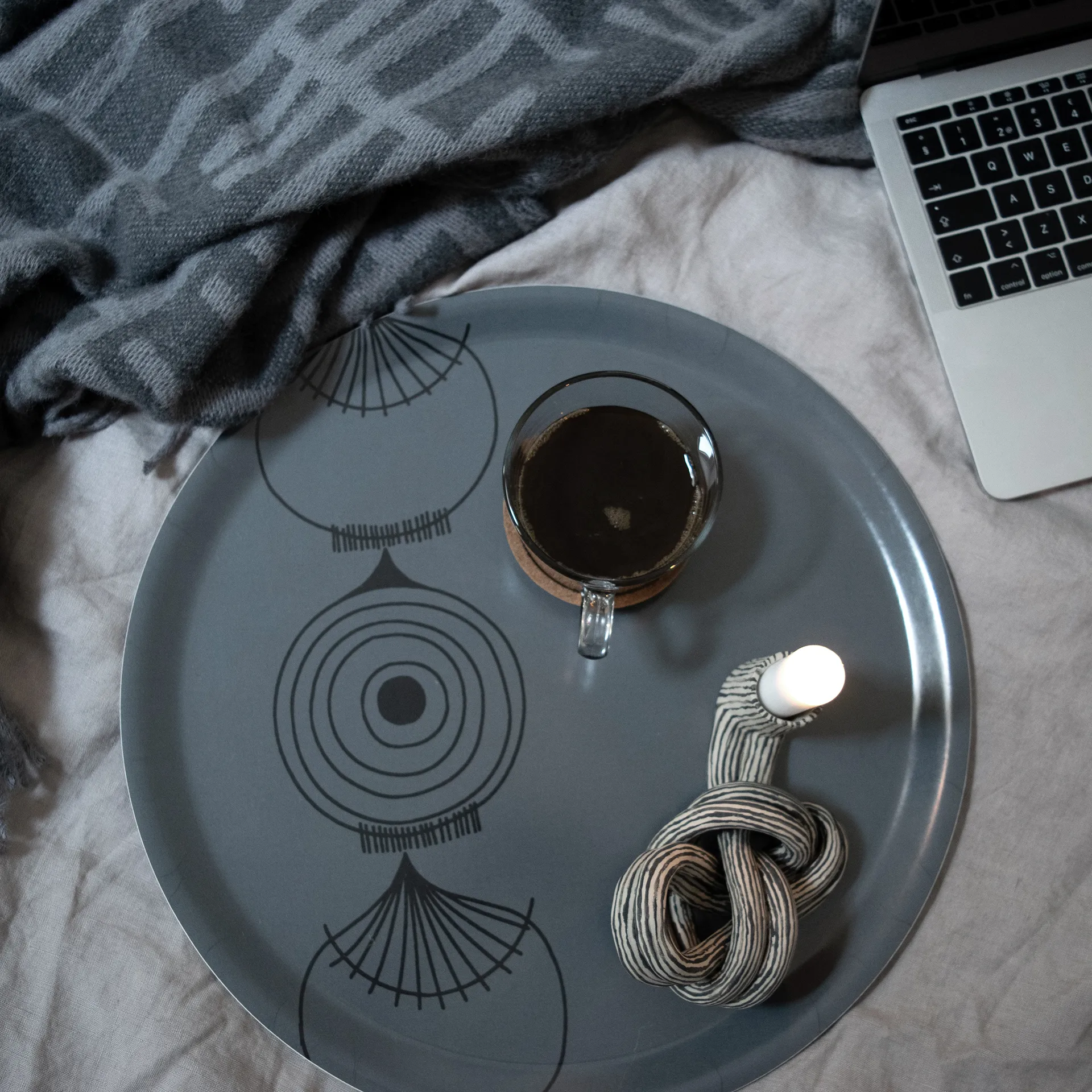 Picknick Elements トレイ onion Ø38, dark grey Almedahls | アルメダールズ