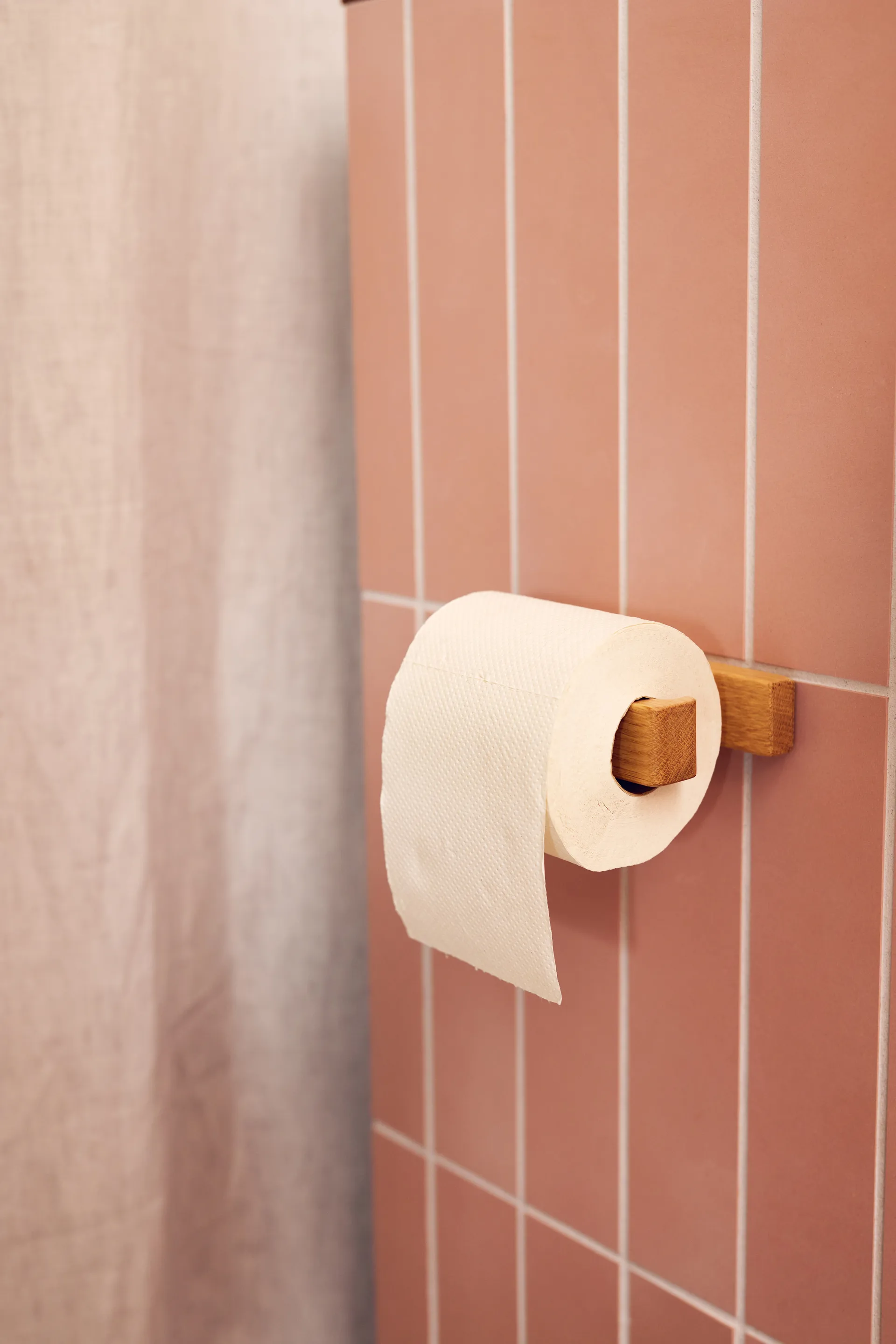 Andersen トイレットペーパーホルダー, Lacquered oak Andersen Furniture