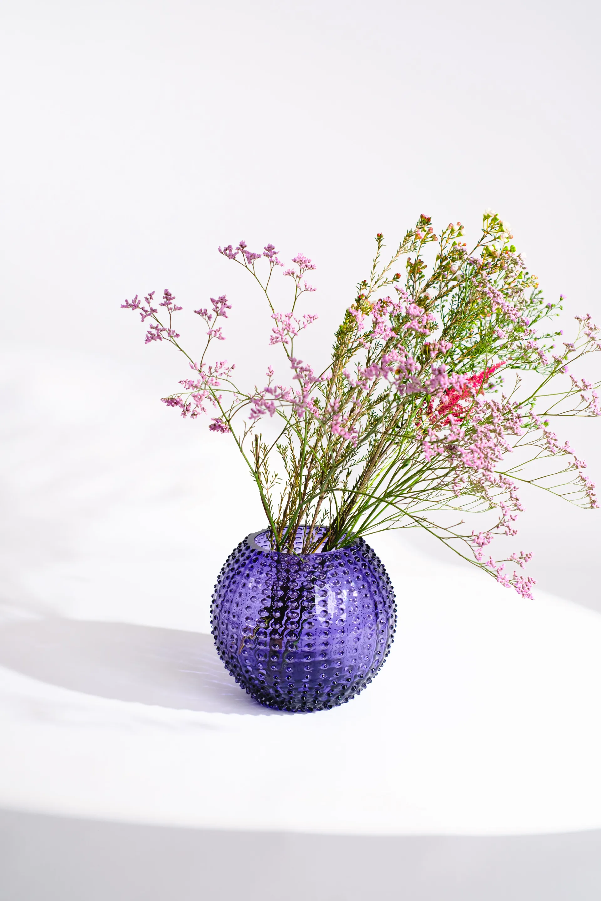 Hobnail Globe 花瓶 24 cm, Indigo Anna Von Lipa