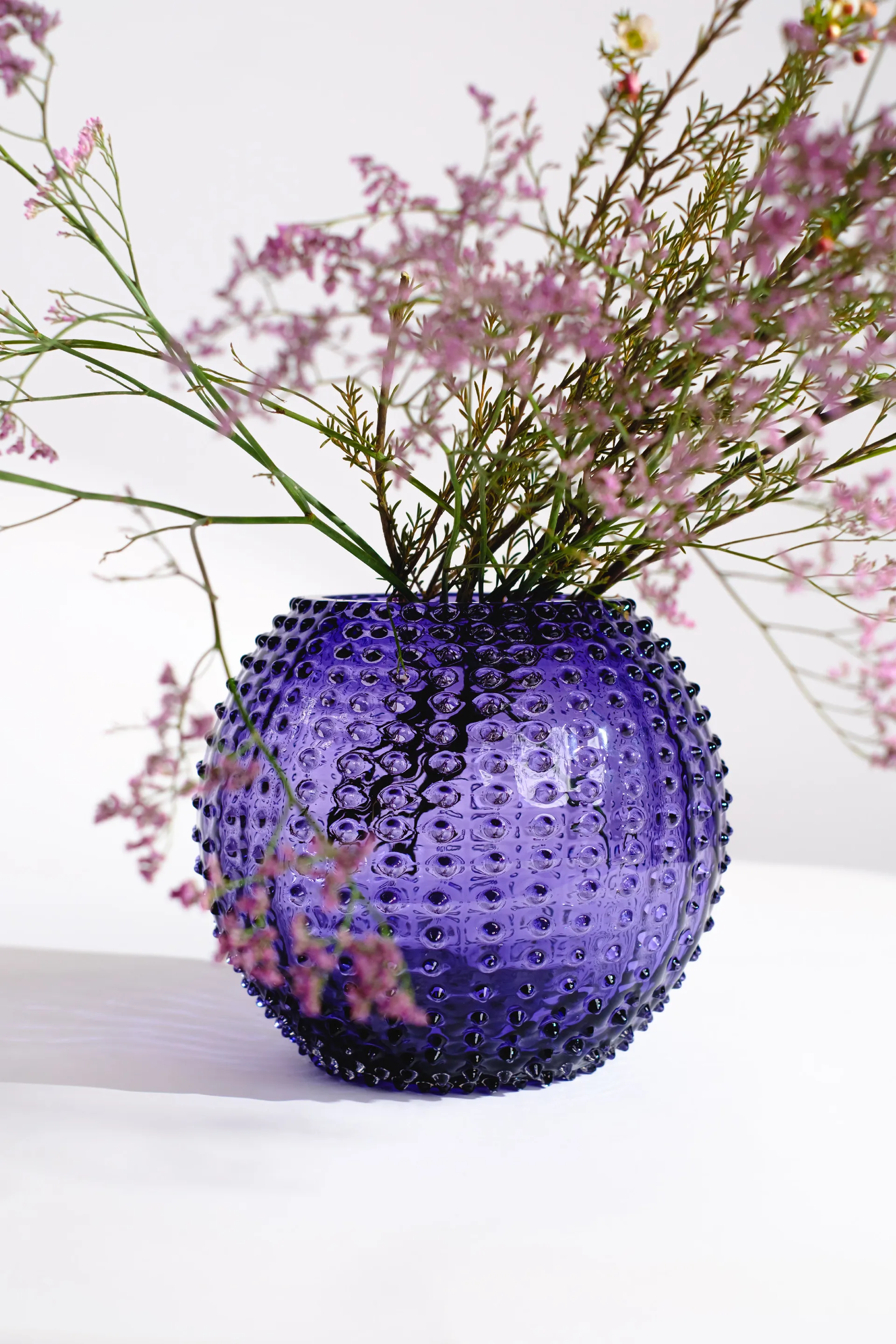 Hobnail Globe 花瓶 24 cm, Indigo Anna Von Lipa