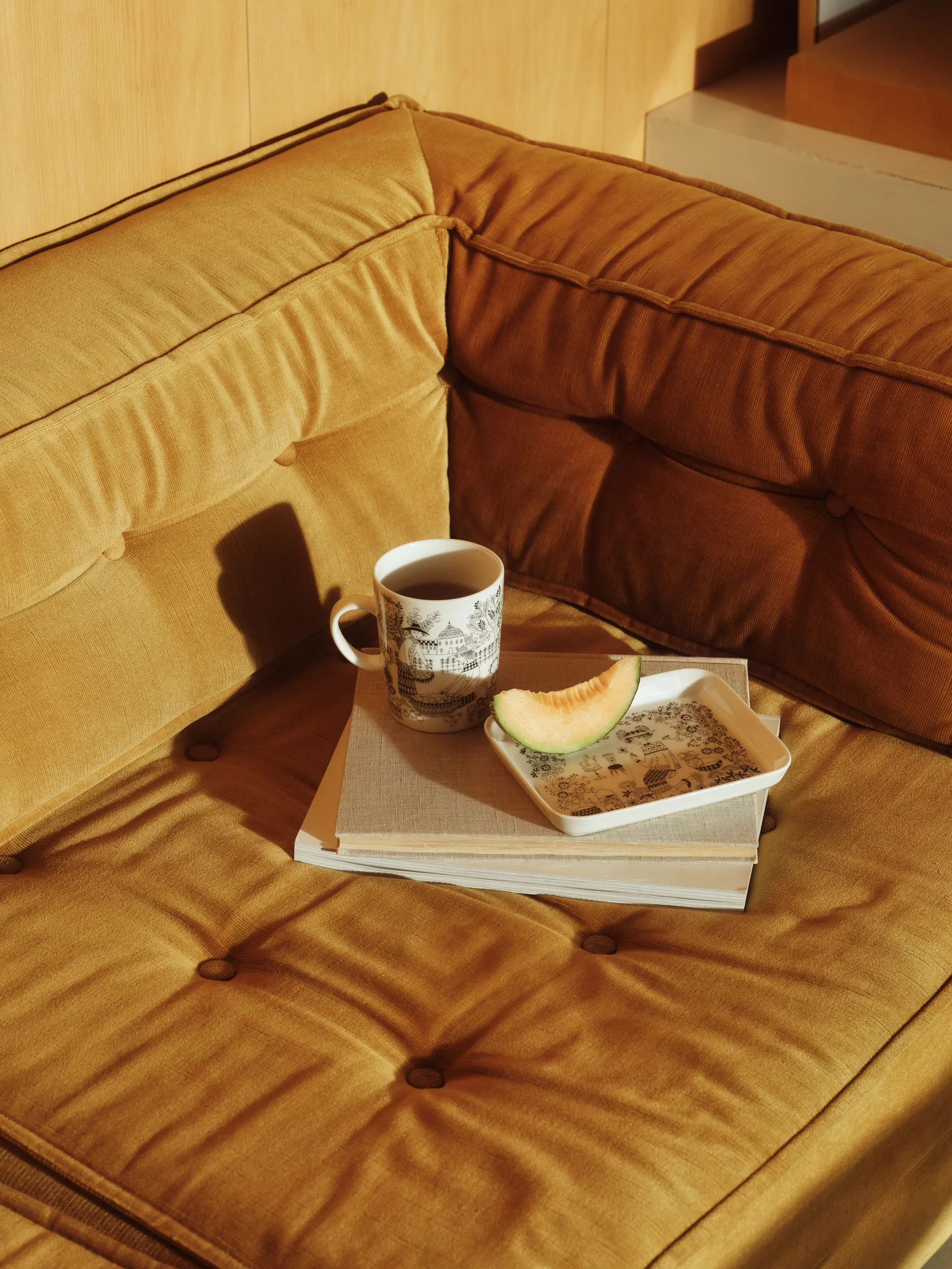 Emilia プレート 15x19 cm, Black-white Arabia | アラビア