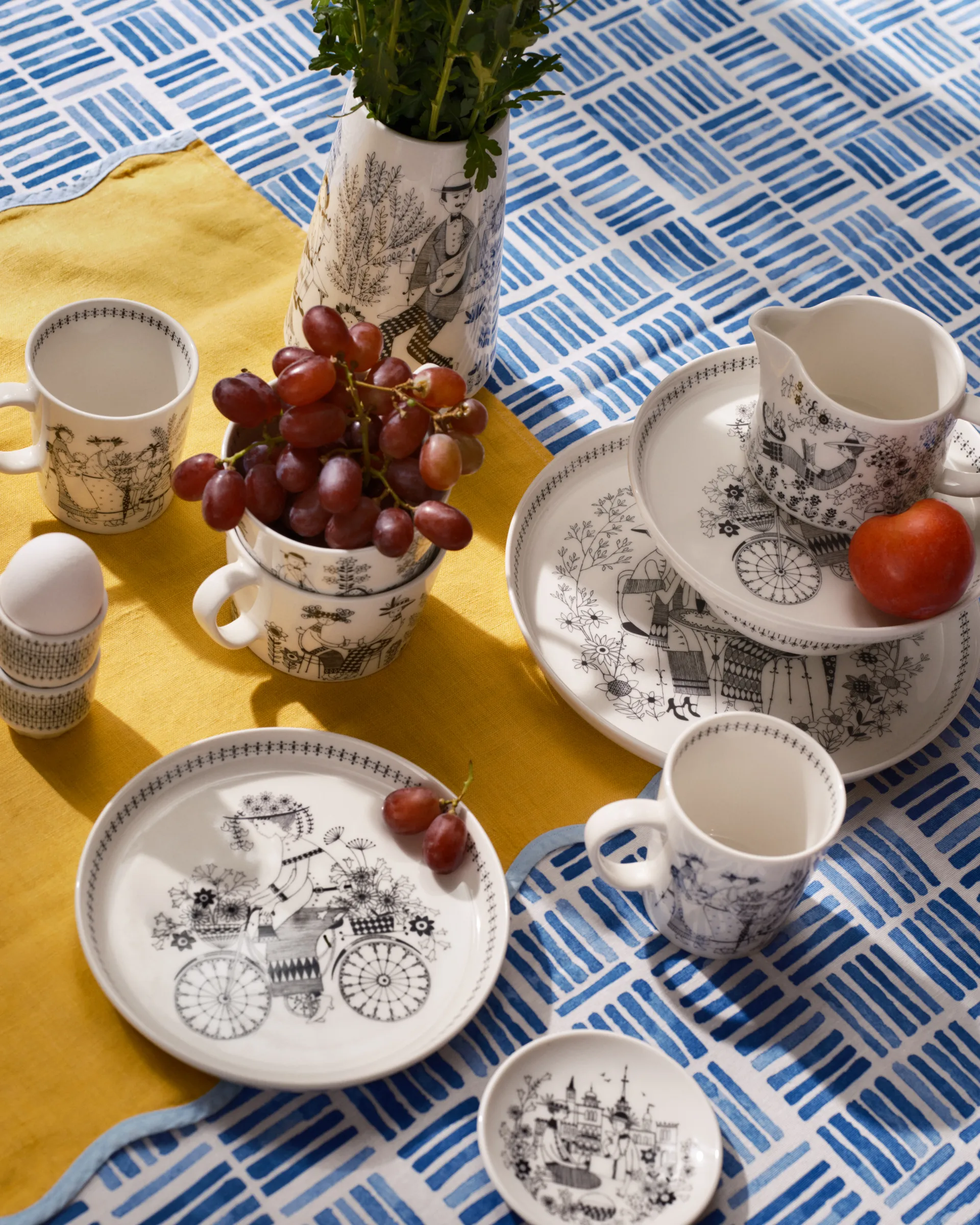 Emilia カップ 40 cl, Black-white Arabia | アラビア