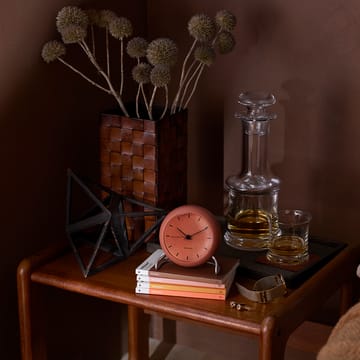 AJ City Hall テーブルクロック - pale orange - Arne Jacobsen Clocks | アルネ・ヤコブセン クロック