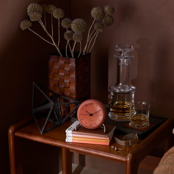 AJ City Hall テーブルクロック, pale orange Arne Jacobsen Clocks | アルネ・ヤコブセン クロック