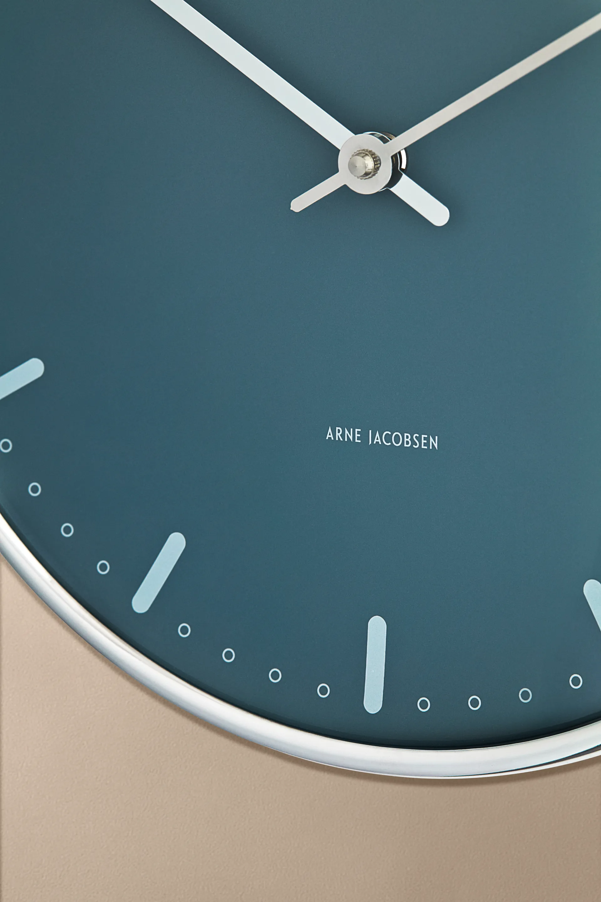 Arne Jacobsen/アルネ・ヤコブセン City Hall, Blue, Ø29 cm Arne Jacobsen Clocks | アルネ・ヤコブセン クロック