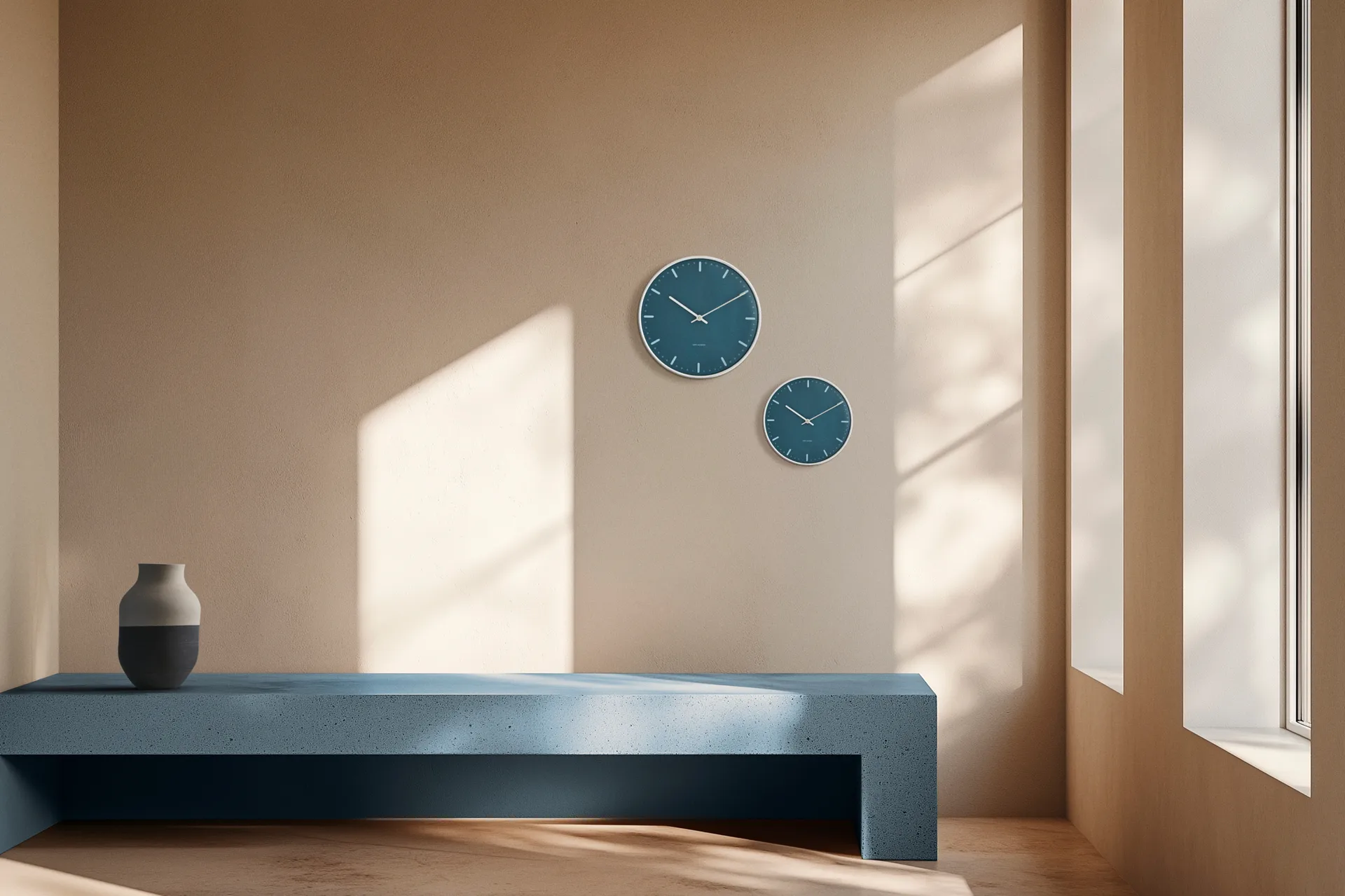 Arne Jacobsen/アルネ・ヤコブセン City Hall, Blue, Ø29 cm Arne Jacobsen Clocks | アルネ・ヤコブセン クロック