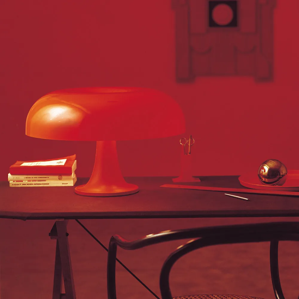 Nesso テーブルランプ Artemide