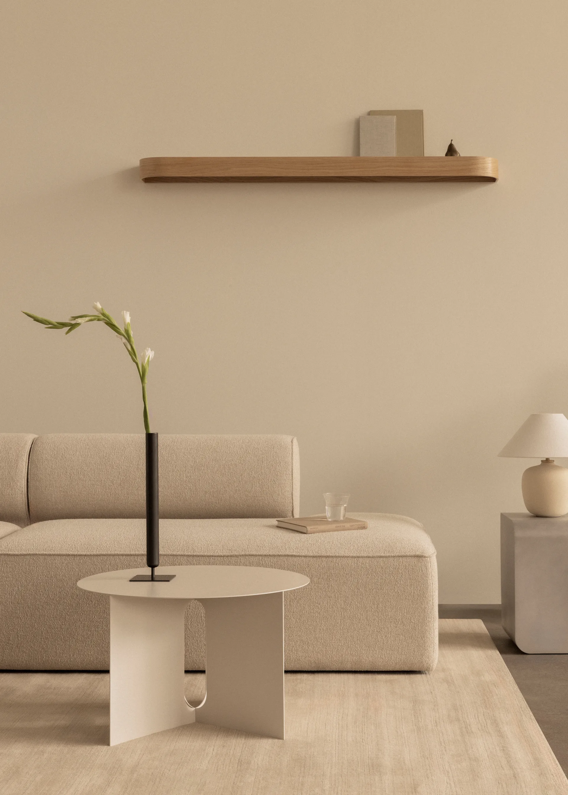 Androgyne サイドテーブル Ø63 cm, Ivory Audo Copenhagen | オドー・コペンハーゲン