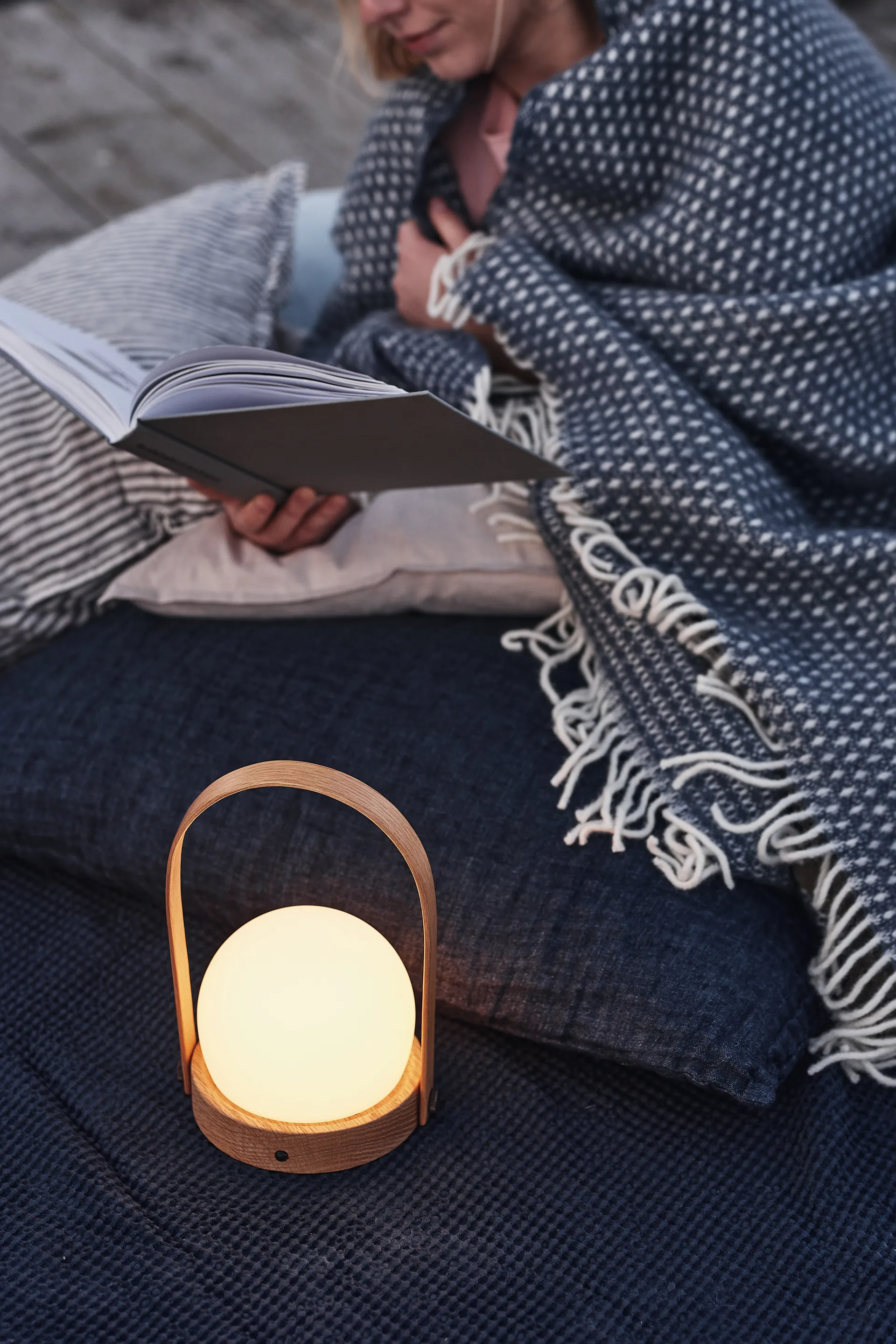 Carrie ポータブルランプ 限定版, Natural oak Audo Copenhagen | オドー・コペンハーゲン