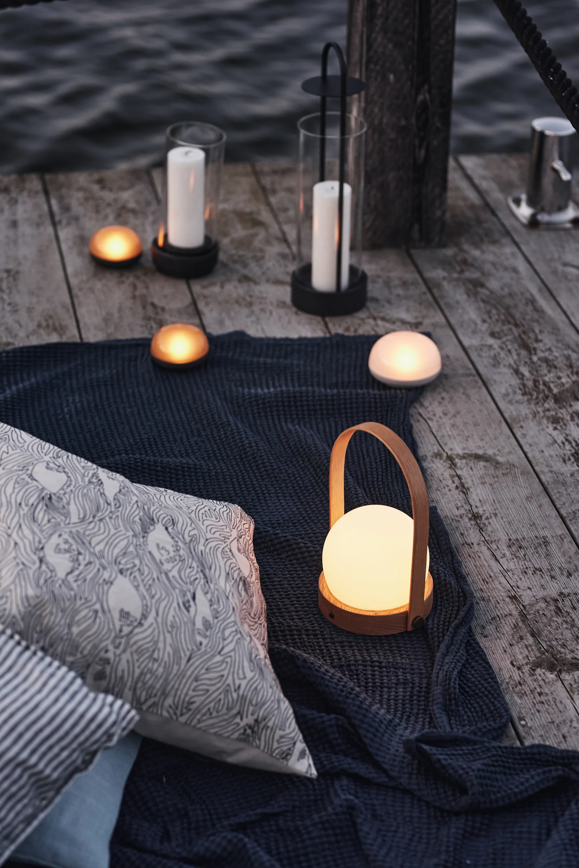 Carrie ポータブルランプ 限定版, Natural oak Audo Copenhagen | オドー・コペンハーゲン