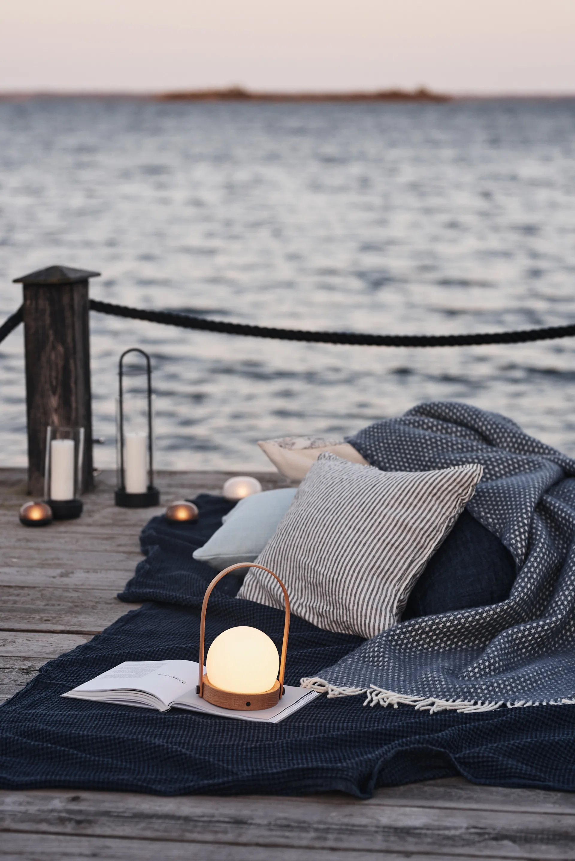 Carrie ポータブルランプ 限定版, Natural oak Audo Copenhagen | オドー・コペンハーゲン