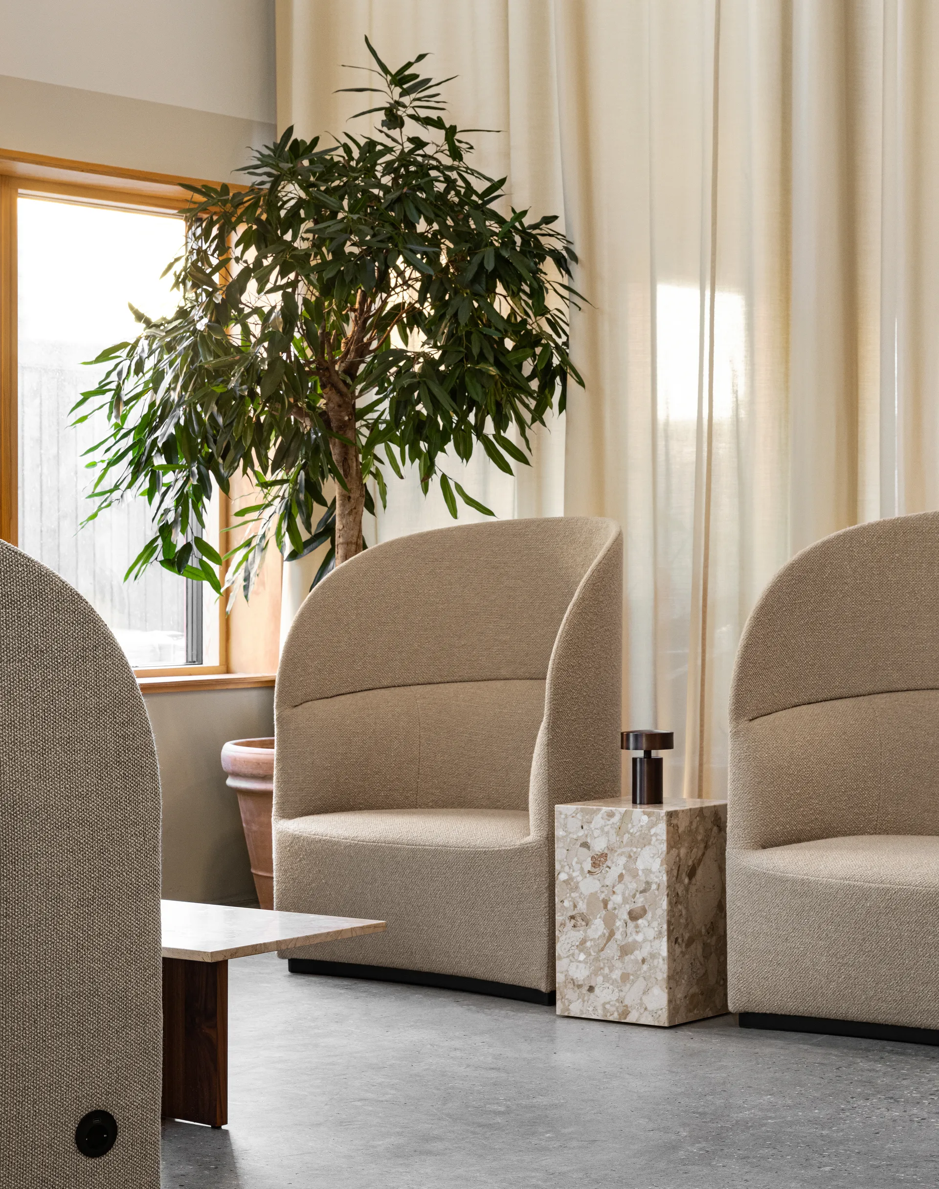 Column ポータブルテーブルランプ IP44, Bronze Audo Copenhagen | オドー・コペンハーゲン