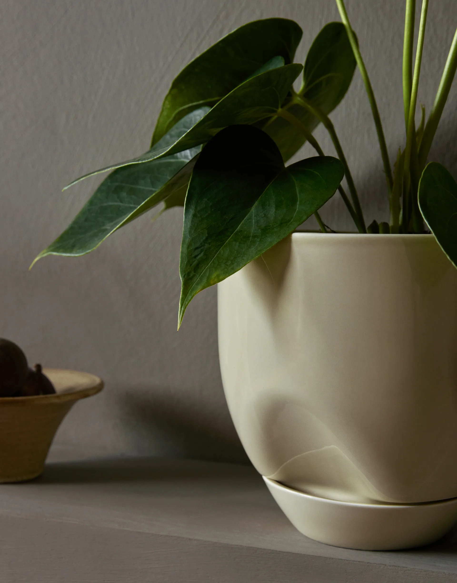 Hydrous 植木鉢 Ø20 cm, Ashen Audo Copenhagen | オドー・コペンハーゲン