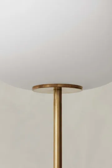 JWDA フロアランプ - Travertine-brushed brass, 130 cm - Audo Copenhagen | オドー・コペンハーゲン