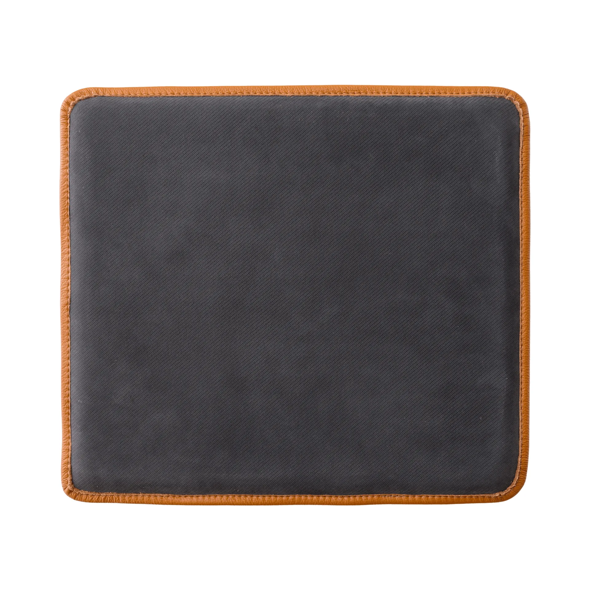 Mauro チェアクッション 椅子用, Leather Madras cognac Audo Copenhagen | オドー・コペンハーゲン