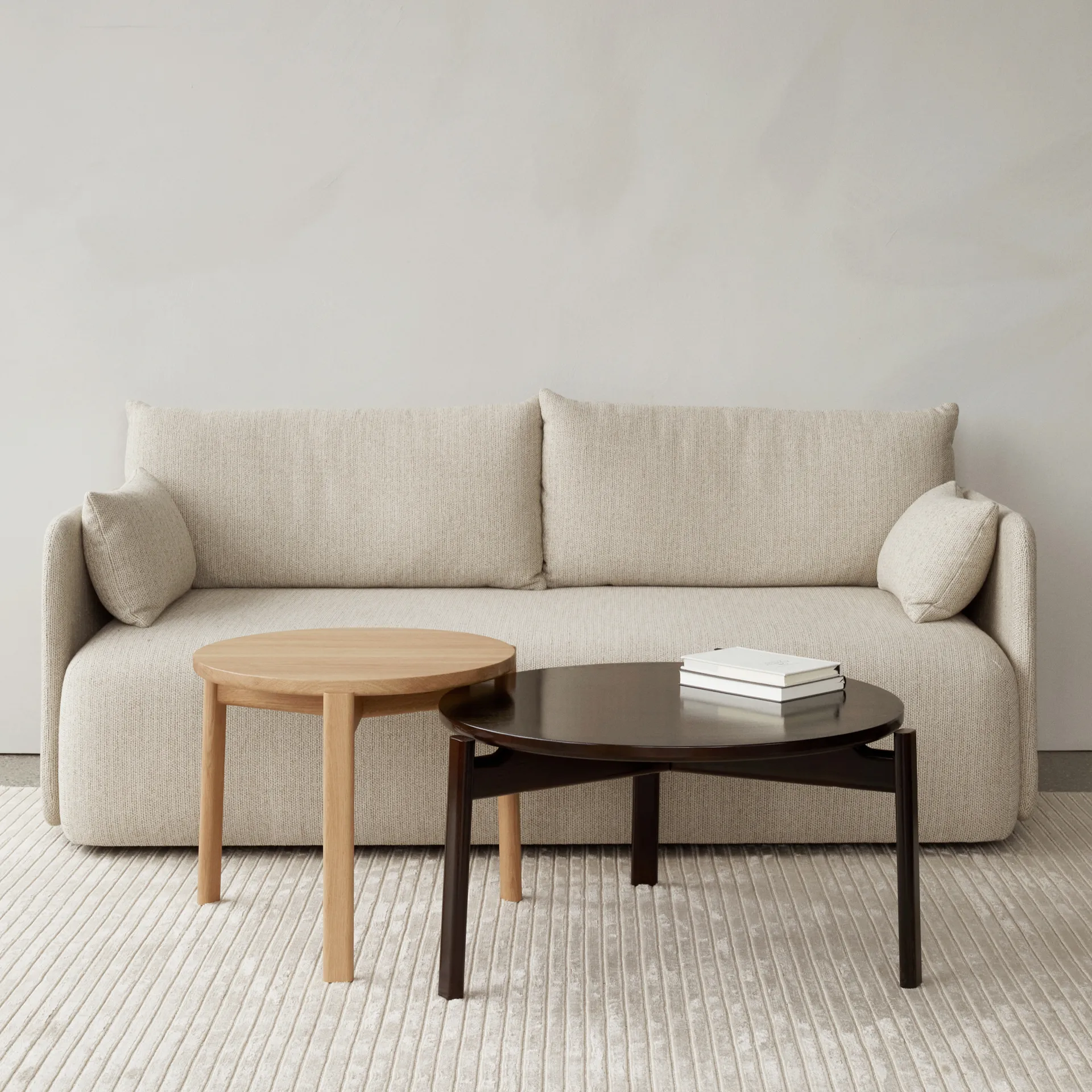 Passage コーヒーテーブルØ70 cm, Dark lacquered oak Audo Copenhagen | オドー・コペンハーゲン