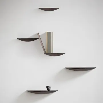グリディ ファンジ シェルフ ダーク オーク - small - Audo Copenhagen | オドー・コペンハーゲン
