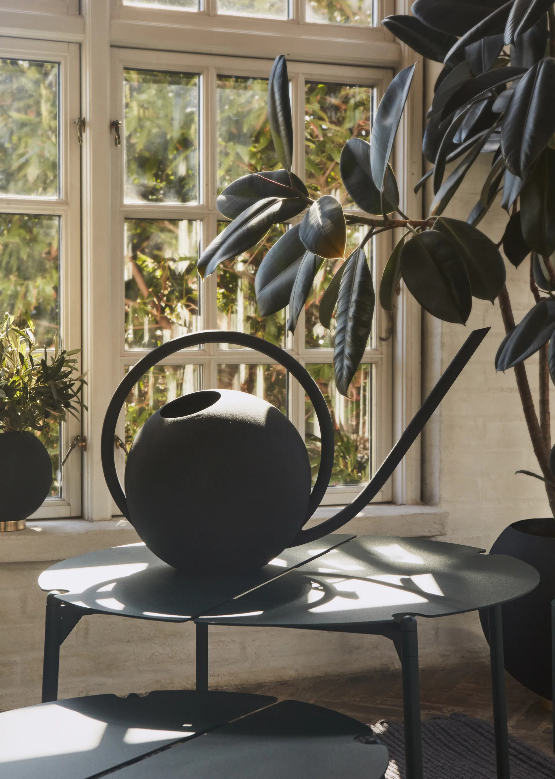 Globe じょうろ 34 cm, Black AYTM | アイテム