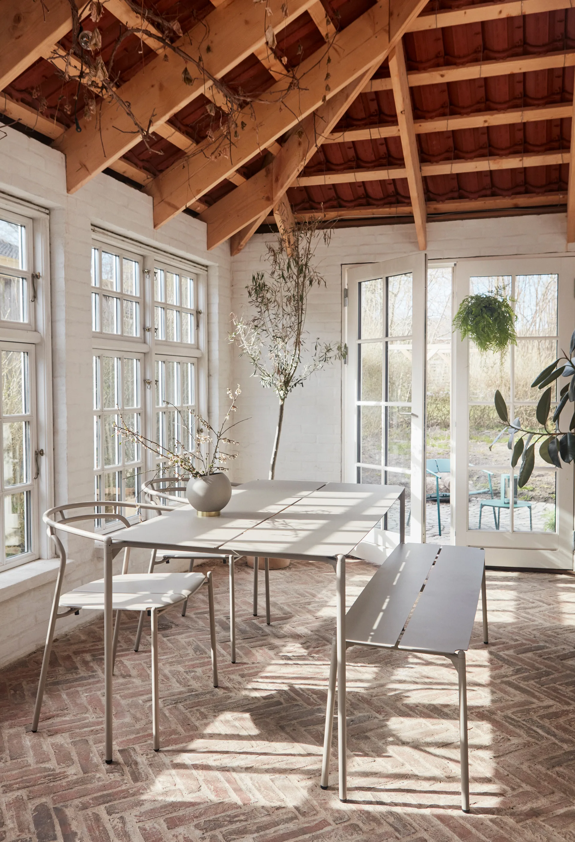 NOVO ベンチ 145x45.5 cm, Taupe AYTM | アイテム