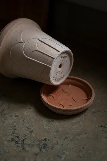 Fleur ポット 受け皿付き - Pink, Ø14 m - Bergs Potter | バーグスポッター