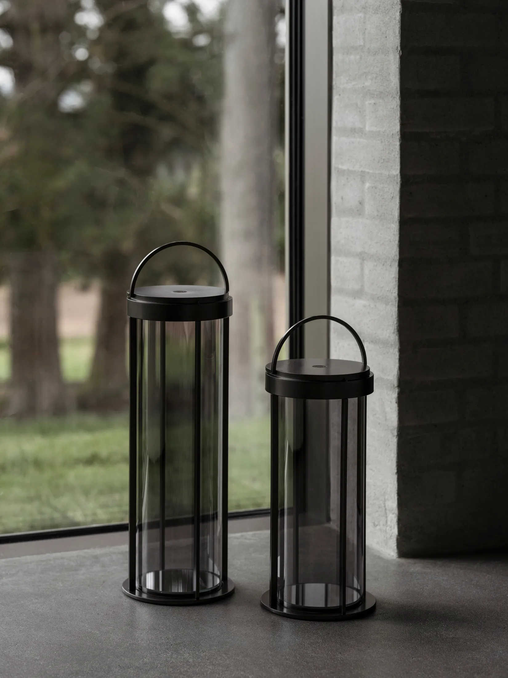 Mituro モバイル LEDランプ M, Gun metal Blomus | ブロムス