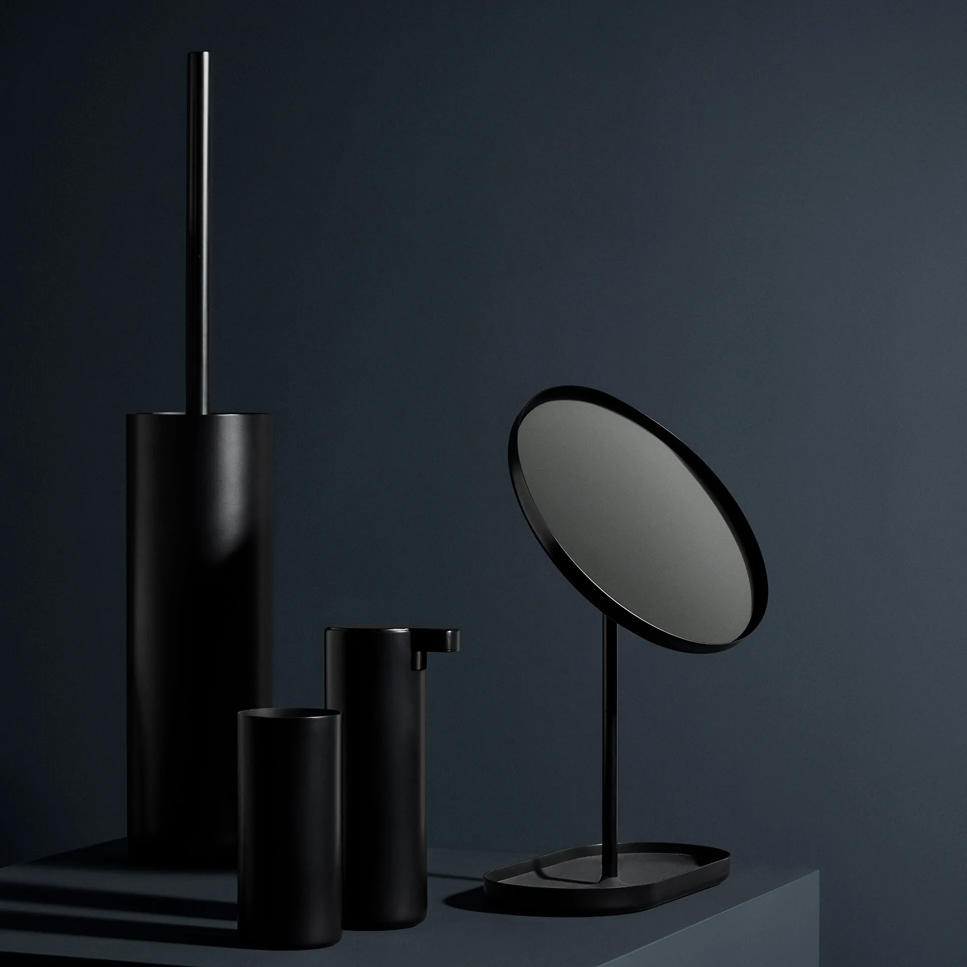 Blomus ソープディスペンサー MODO - 165ml/6oz - ブラック - チタンコーティング＿並行輸入品 Modo ソープディスペンサー wall mounted, White