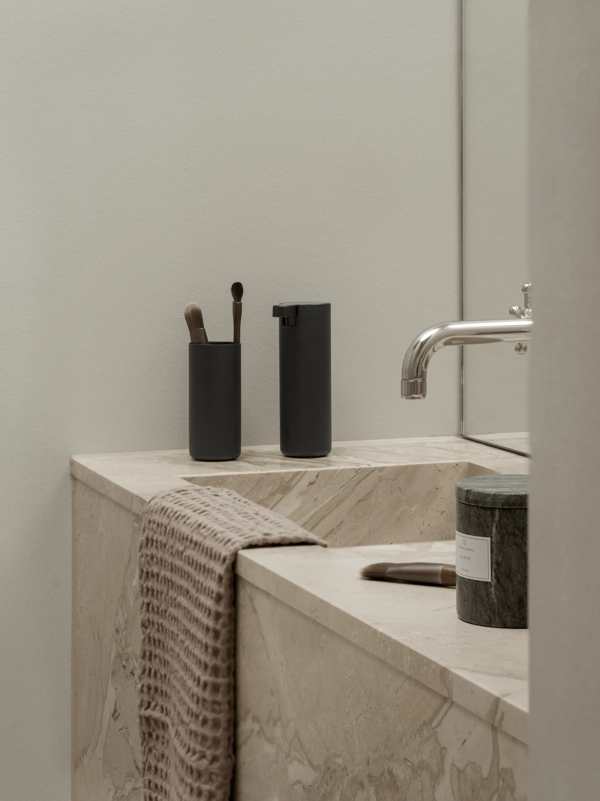 Modo Rof ソープディスペンサー, Black, 165 ml Blomus | ブロムス