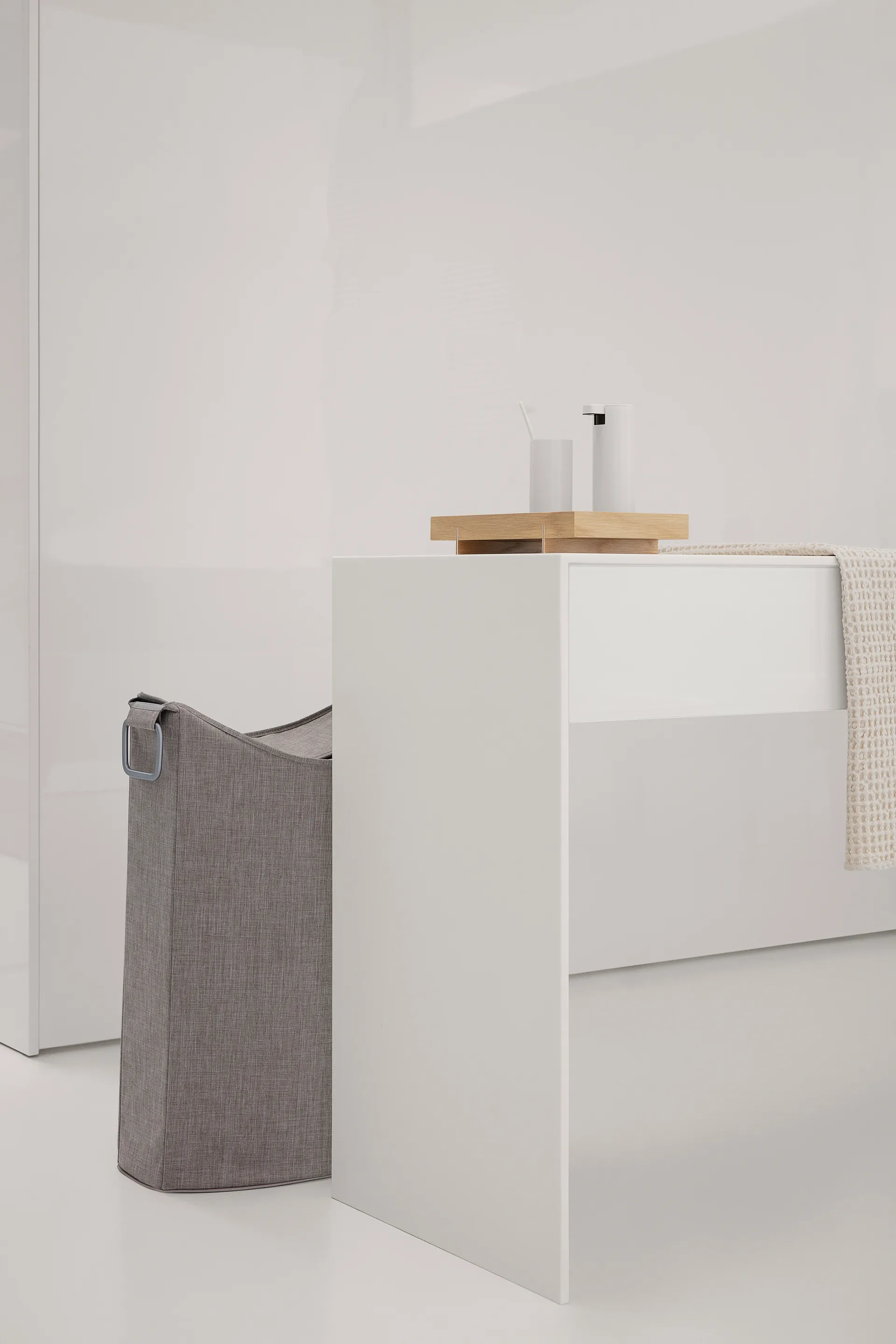 Modo ソープディスペンサー, White Blomus | ブロムス