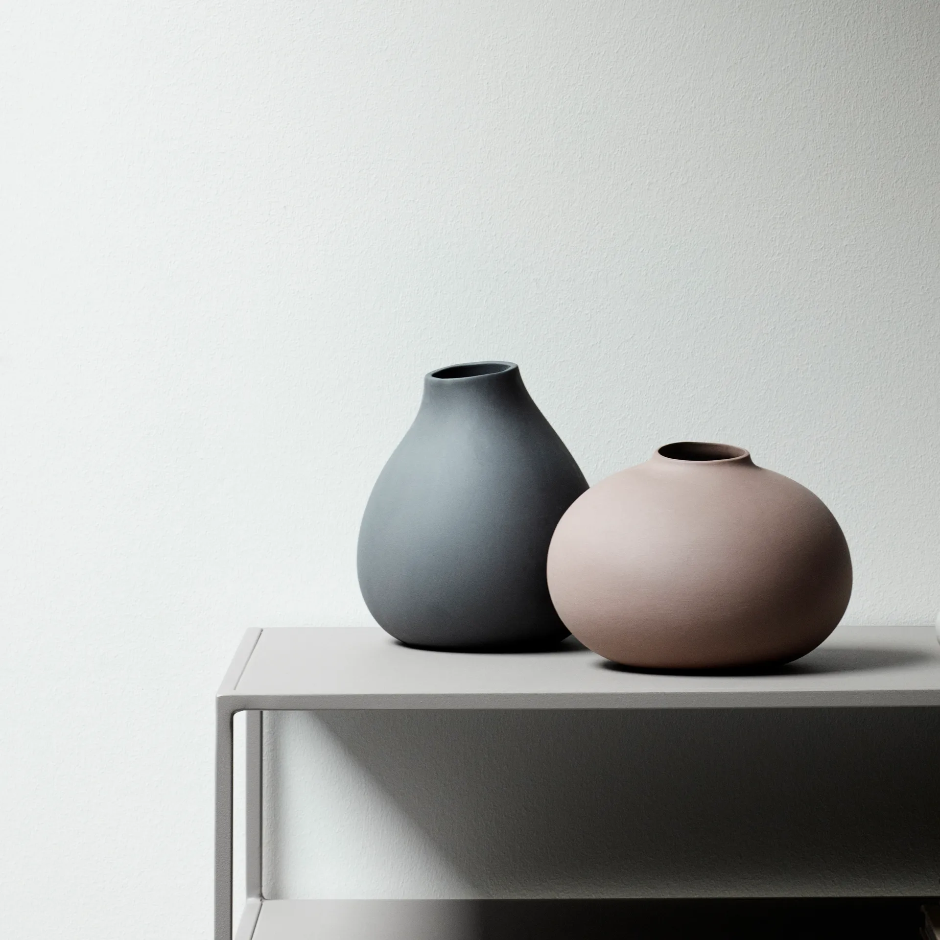 Nona 花瓶 pewter, 17 cm Blomus | ブロムス