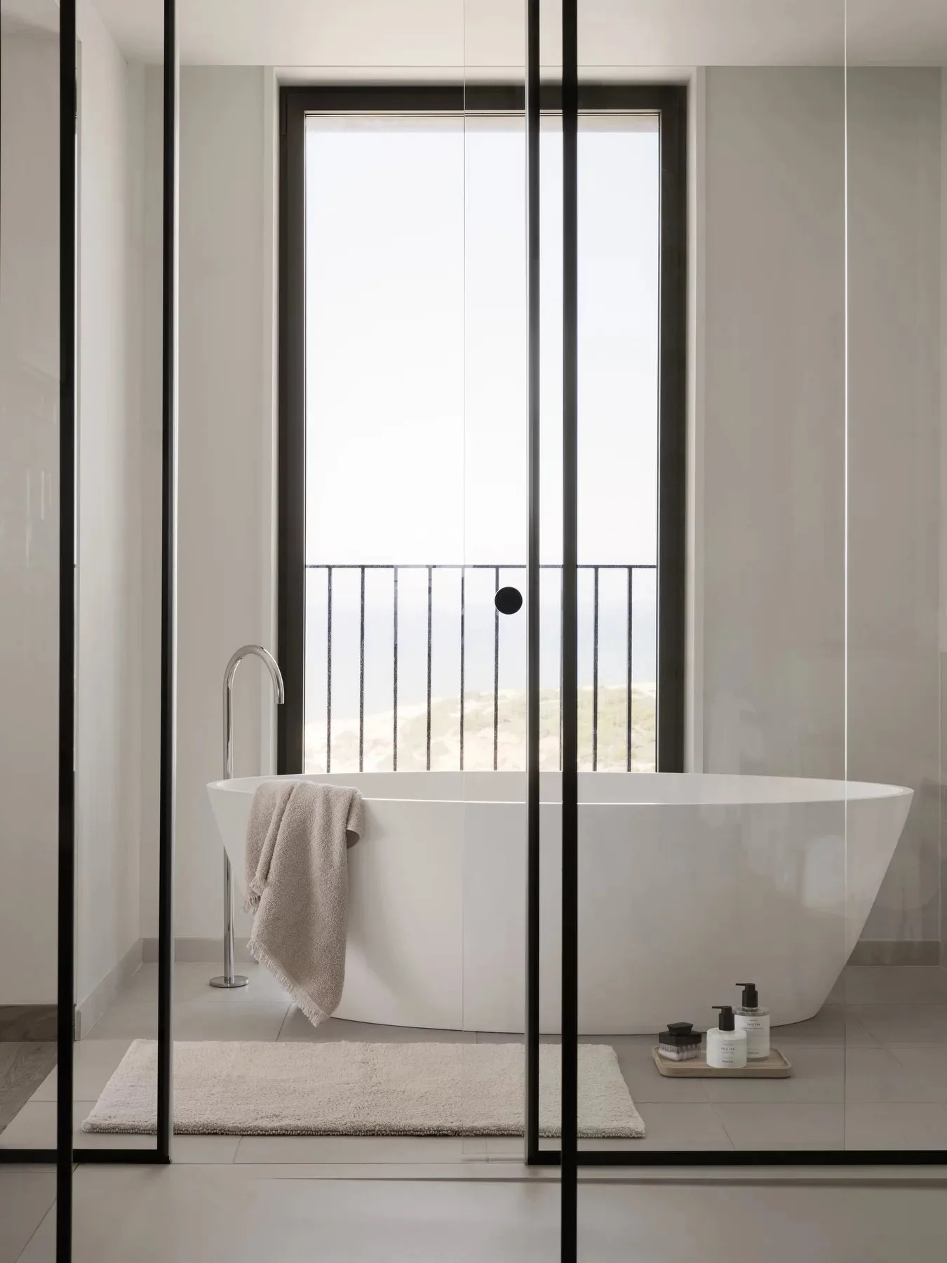 OKU トレー M 27.5x20 cm, Oak Blomus | ブロムス