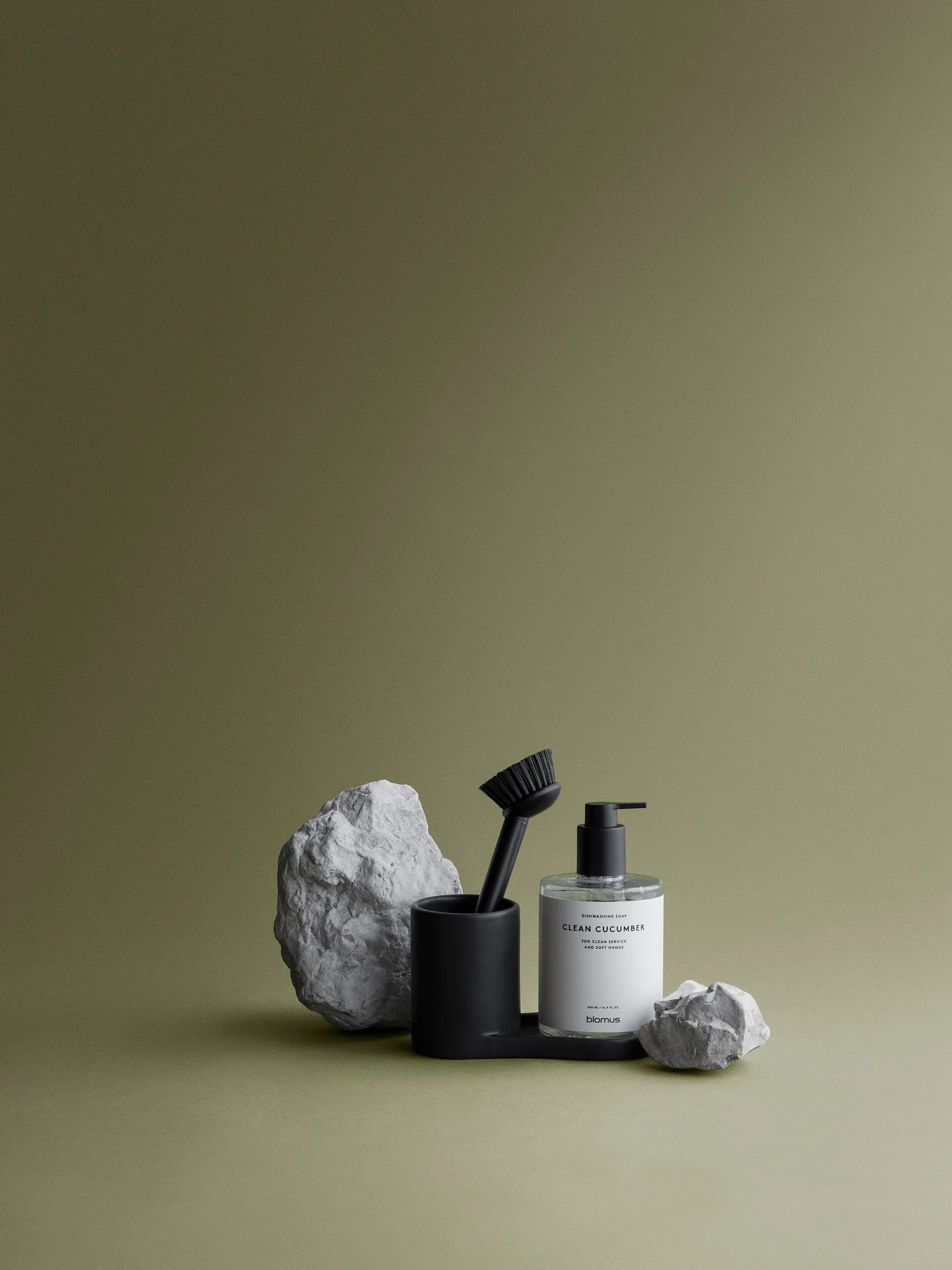 Piro 食器用ブラシ & ソープホルダー, Black Blomus | ブロムス